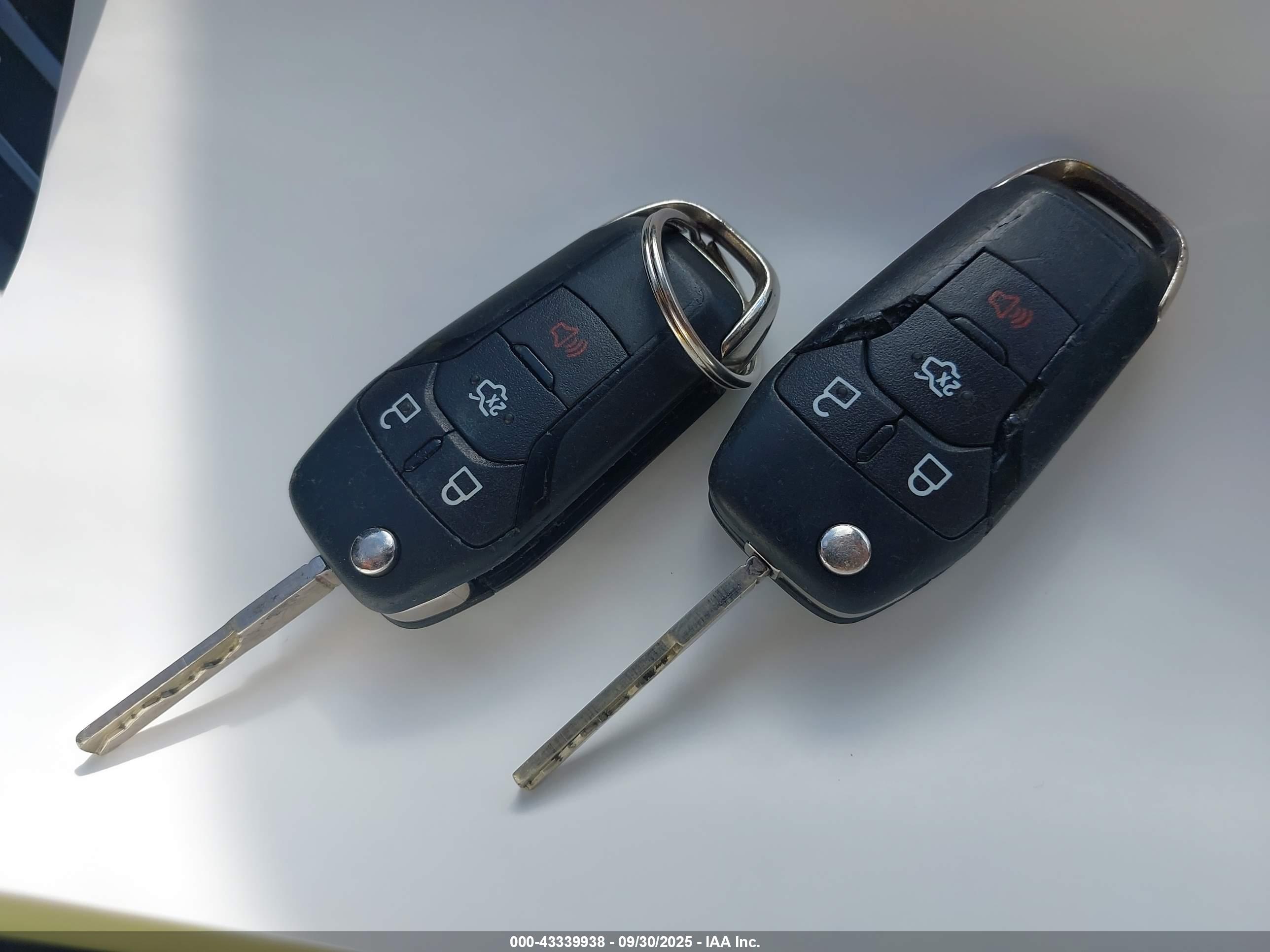 FORD FUSION image 11