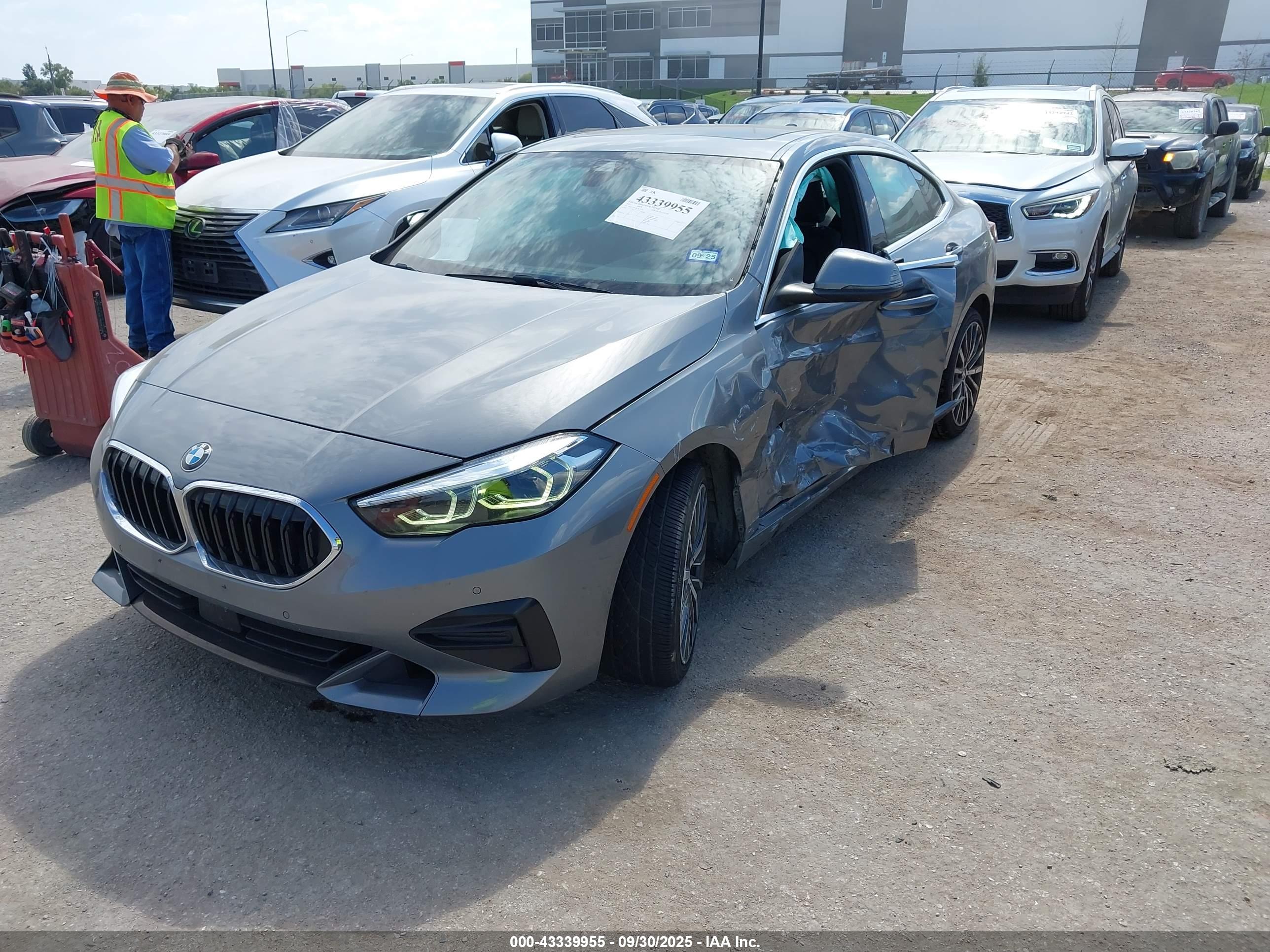 BMW 228 image 2