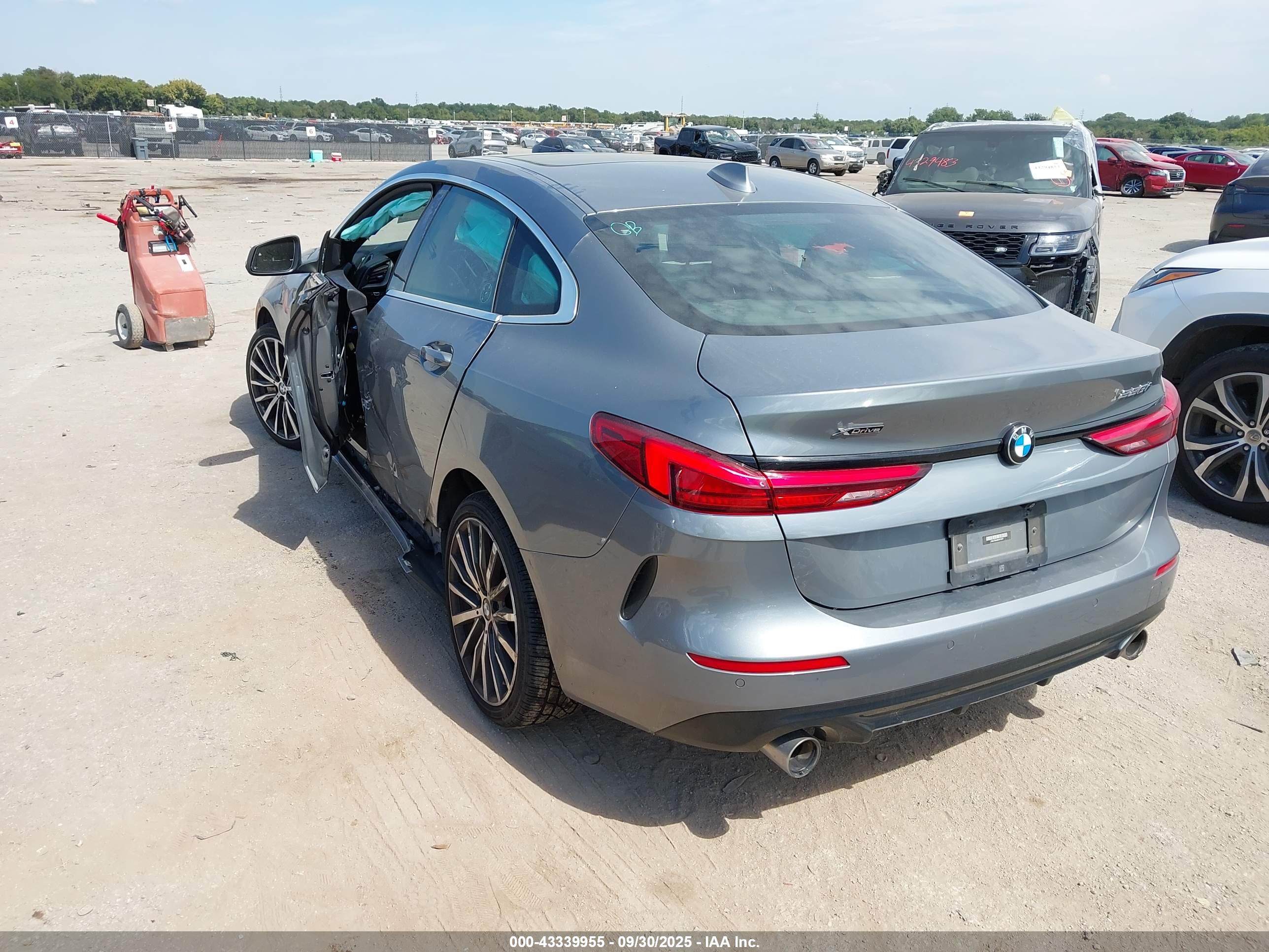 BMW 228 image 3