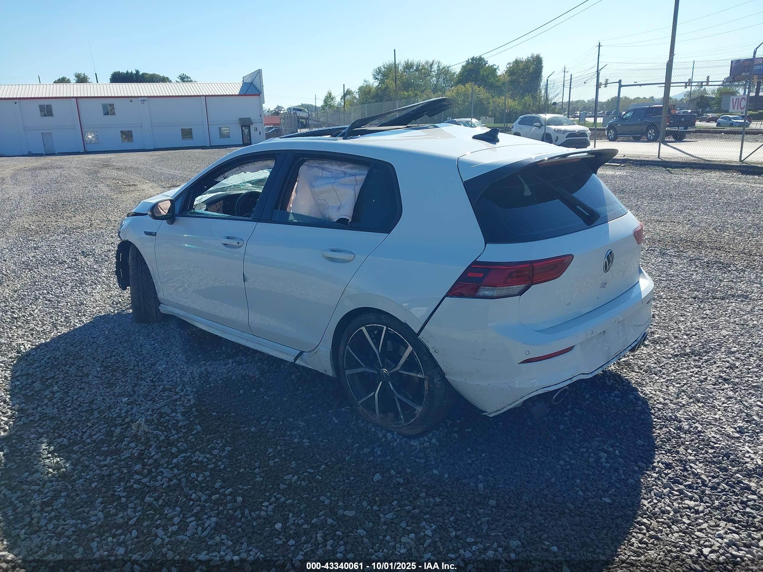 VOLKSWAGEN GOLF image 3