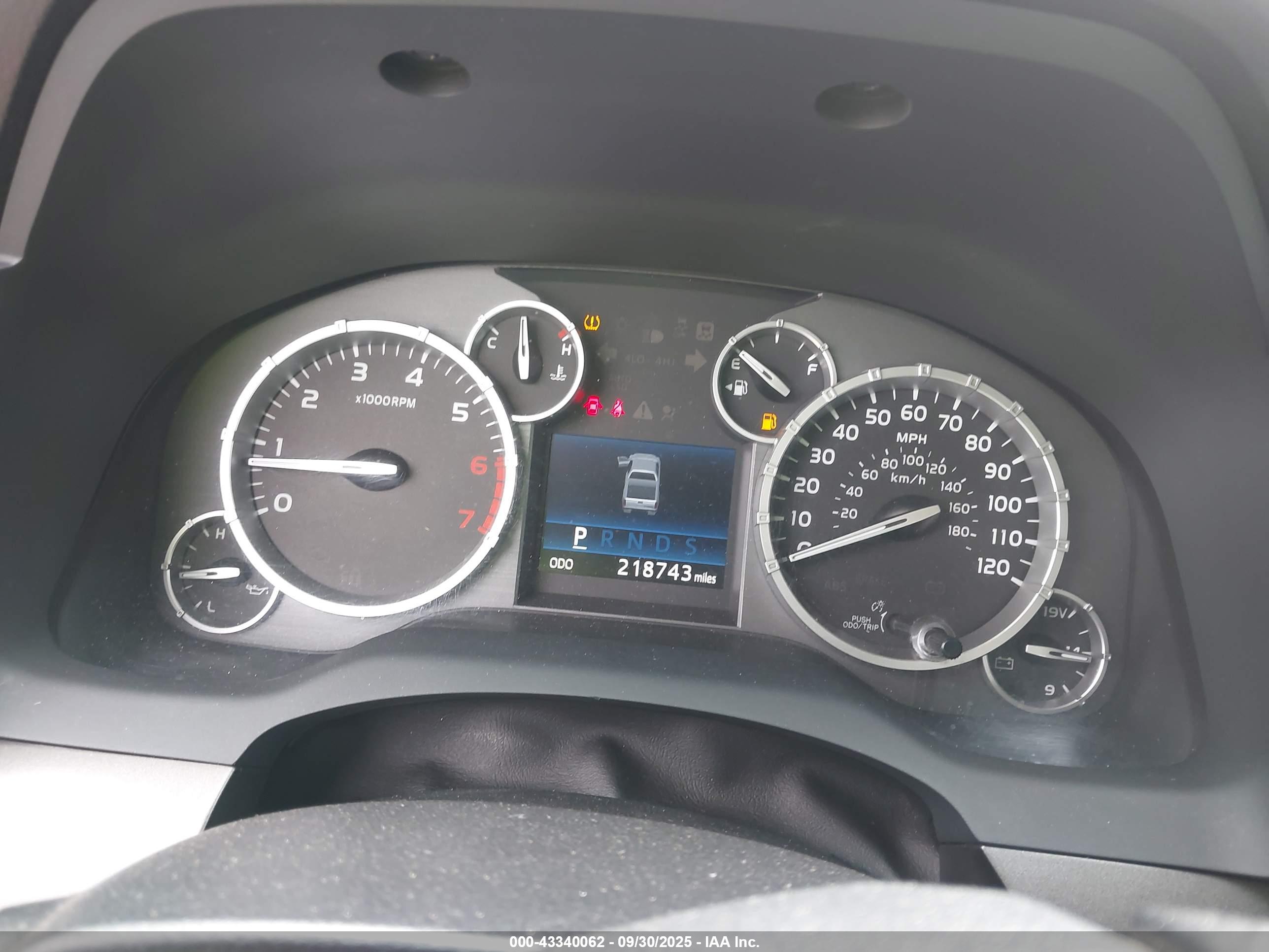 TOYOTA TUNDRA image 7
