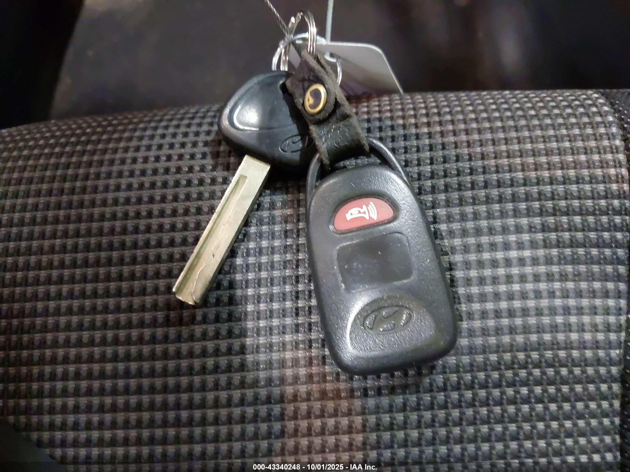HYUNDAI ELANTRA image 11