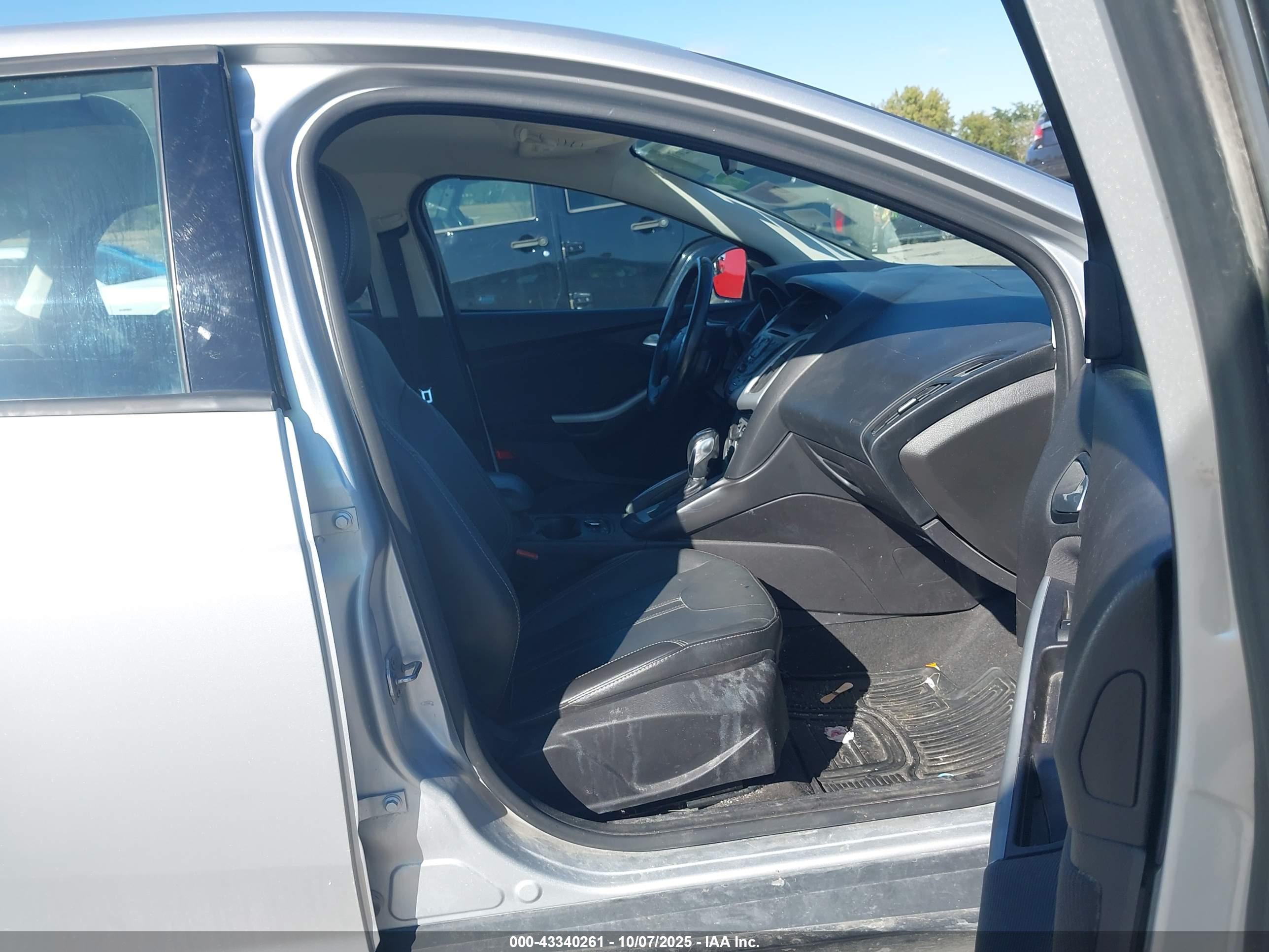 FORD FOCUS image 5