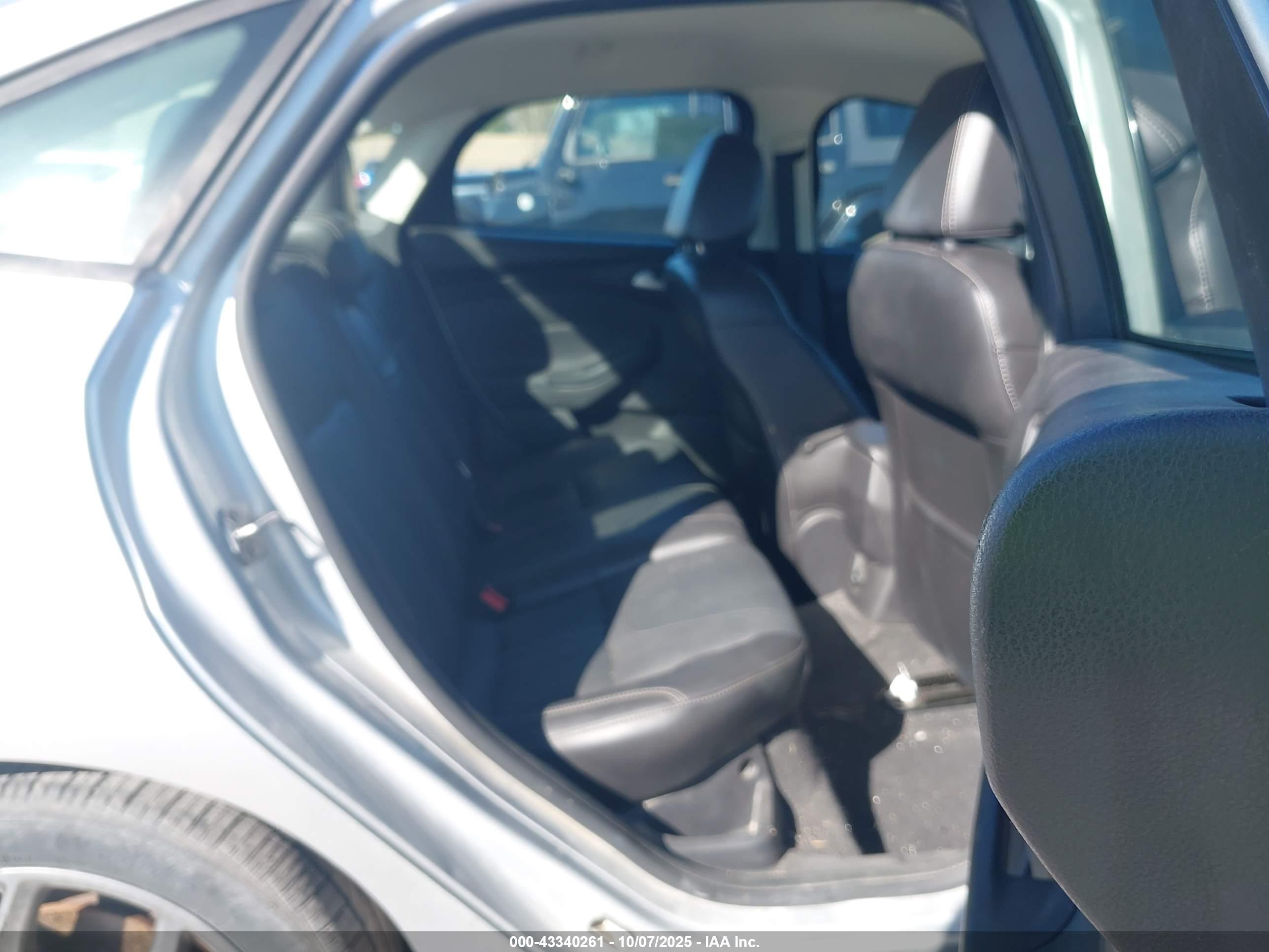 FORD FOCUS image 8