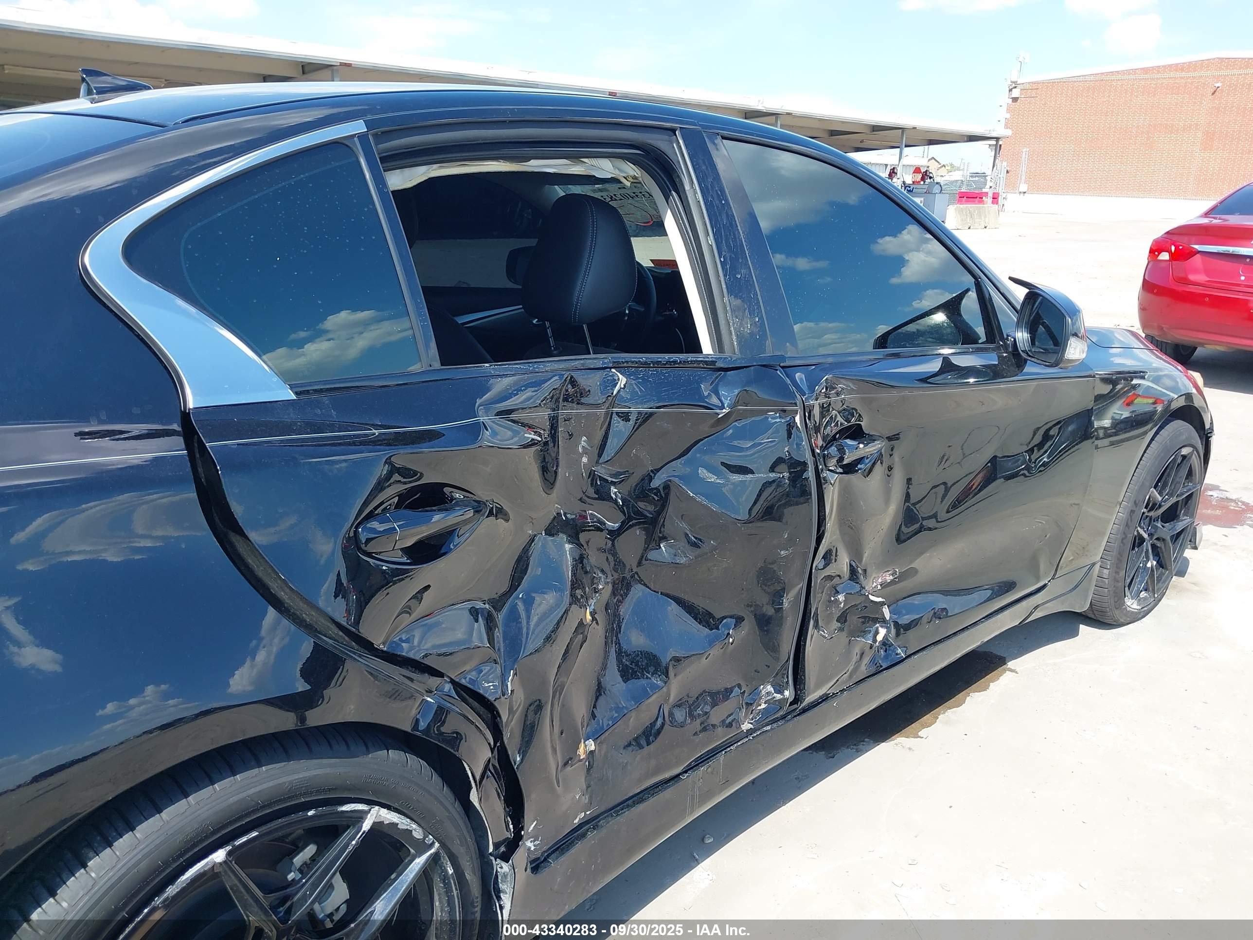 INFINITI Q50 image 6
