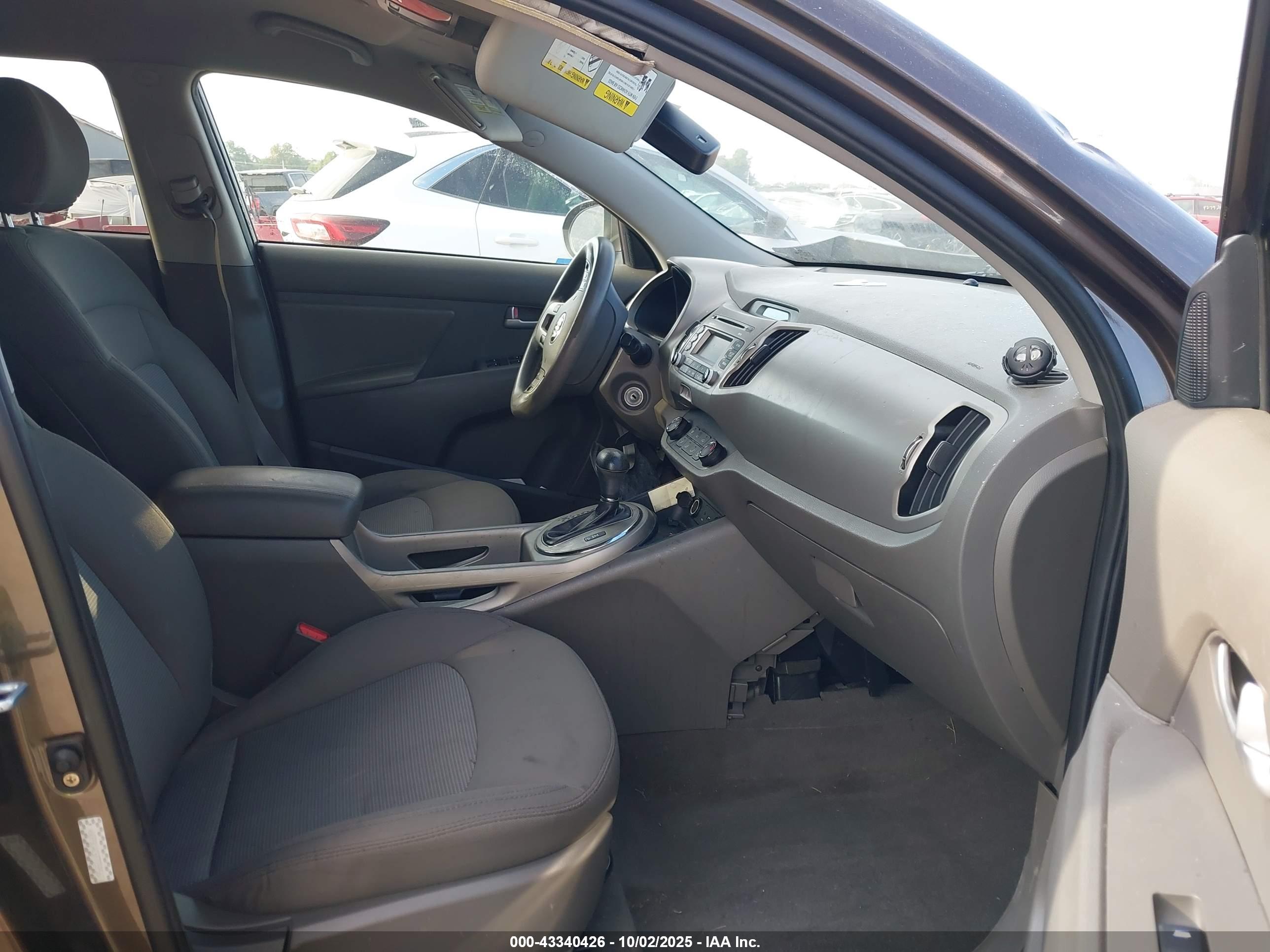 KIA SPORTAGE image 5