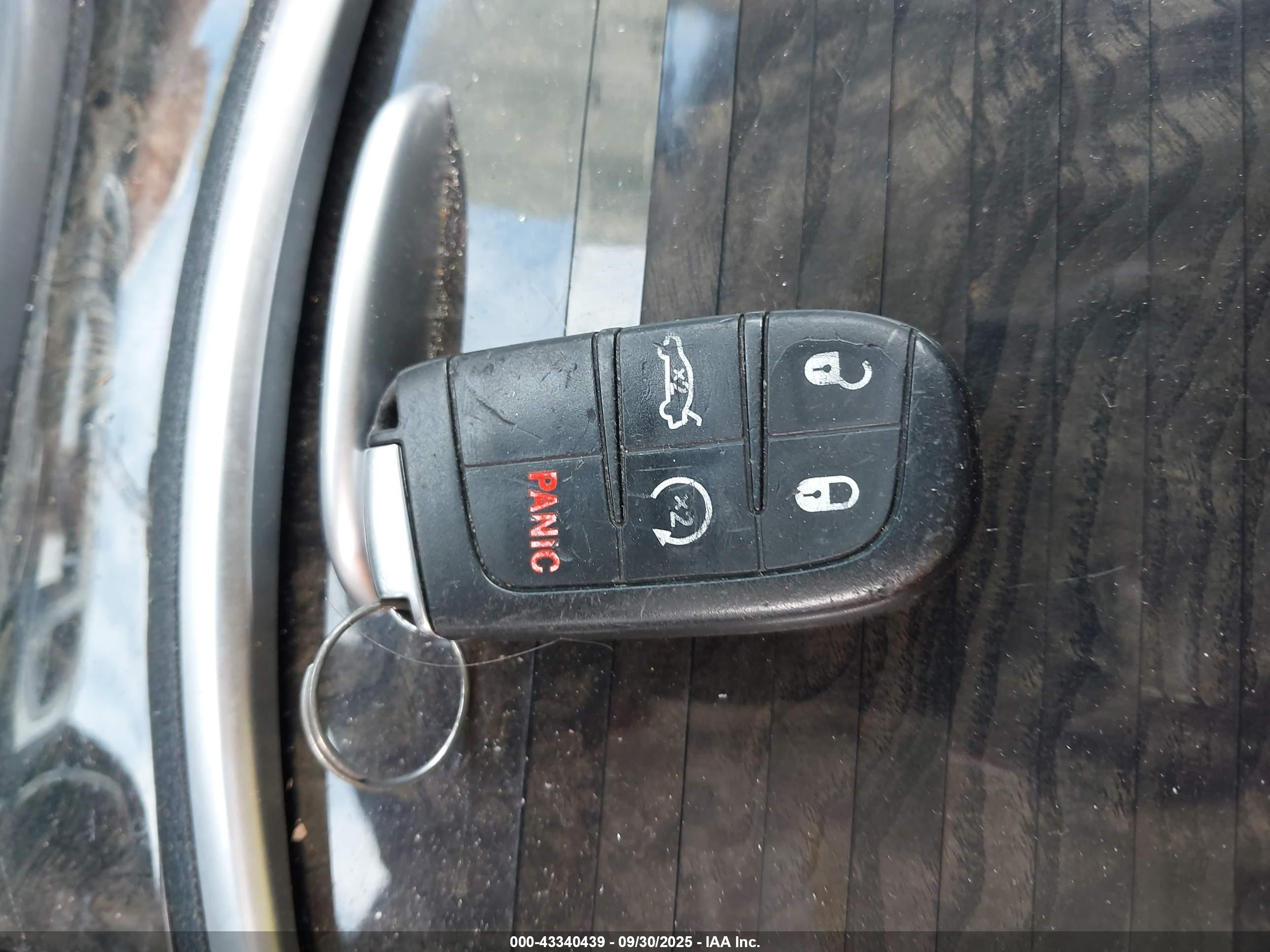 CHRYSLER 300C image 11
