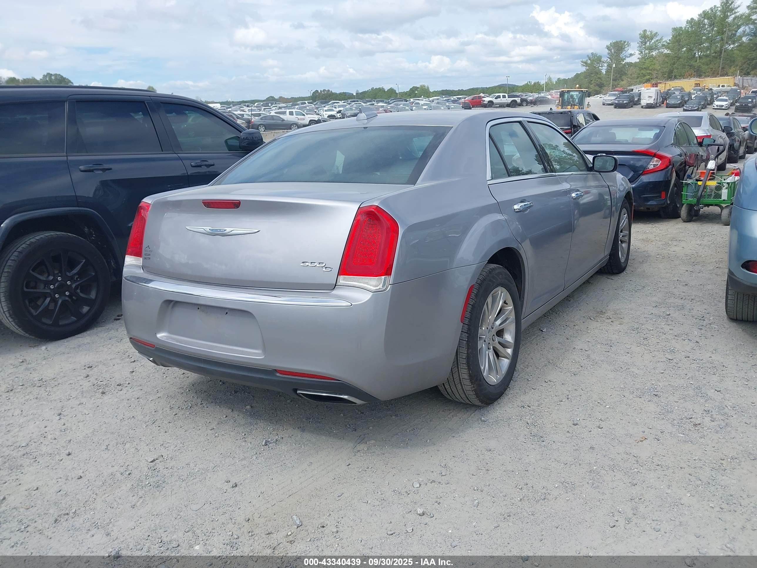 CHRYSLER 300C image 4