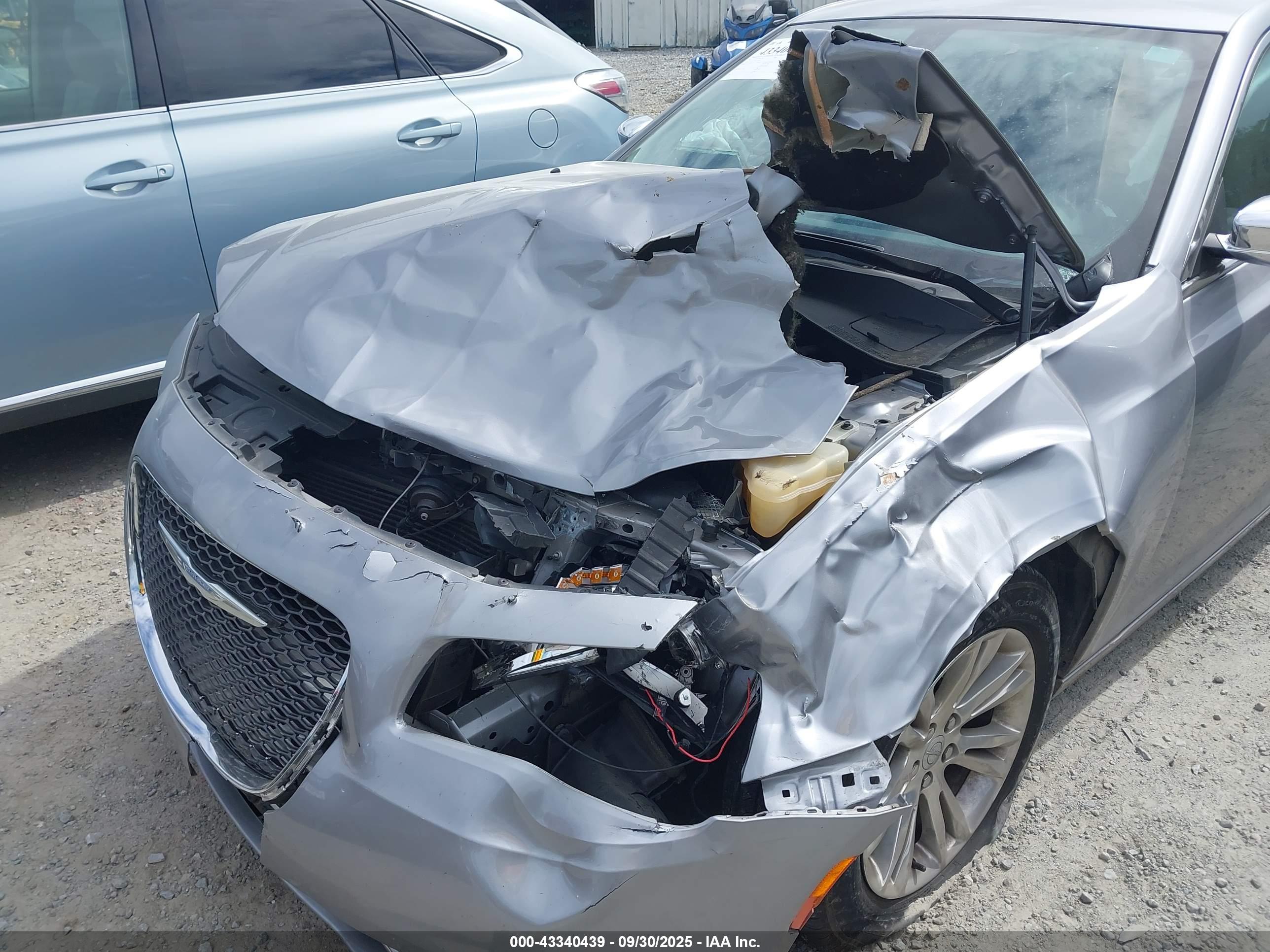 CHRYSLER 300C image 6