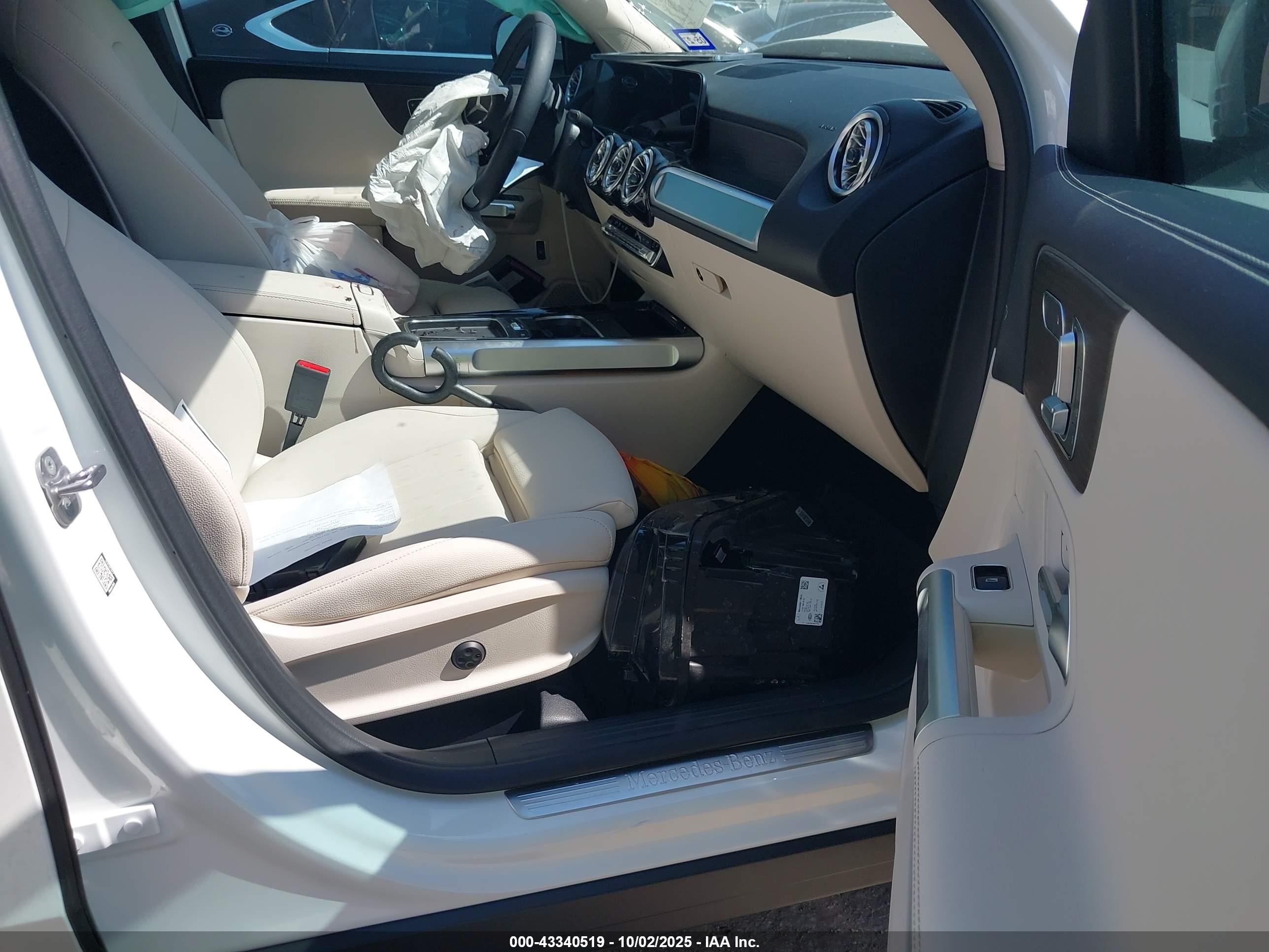 MERCEDES-BENZ GLB image 5