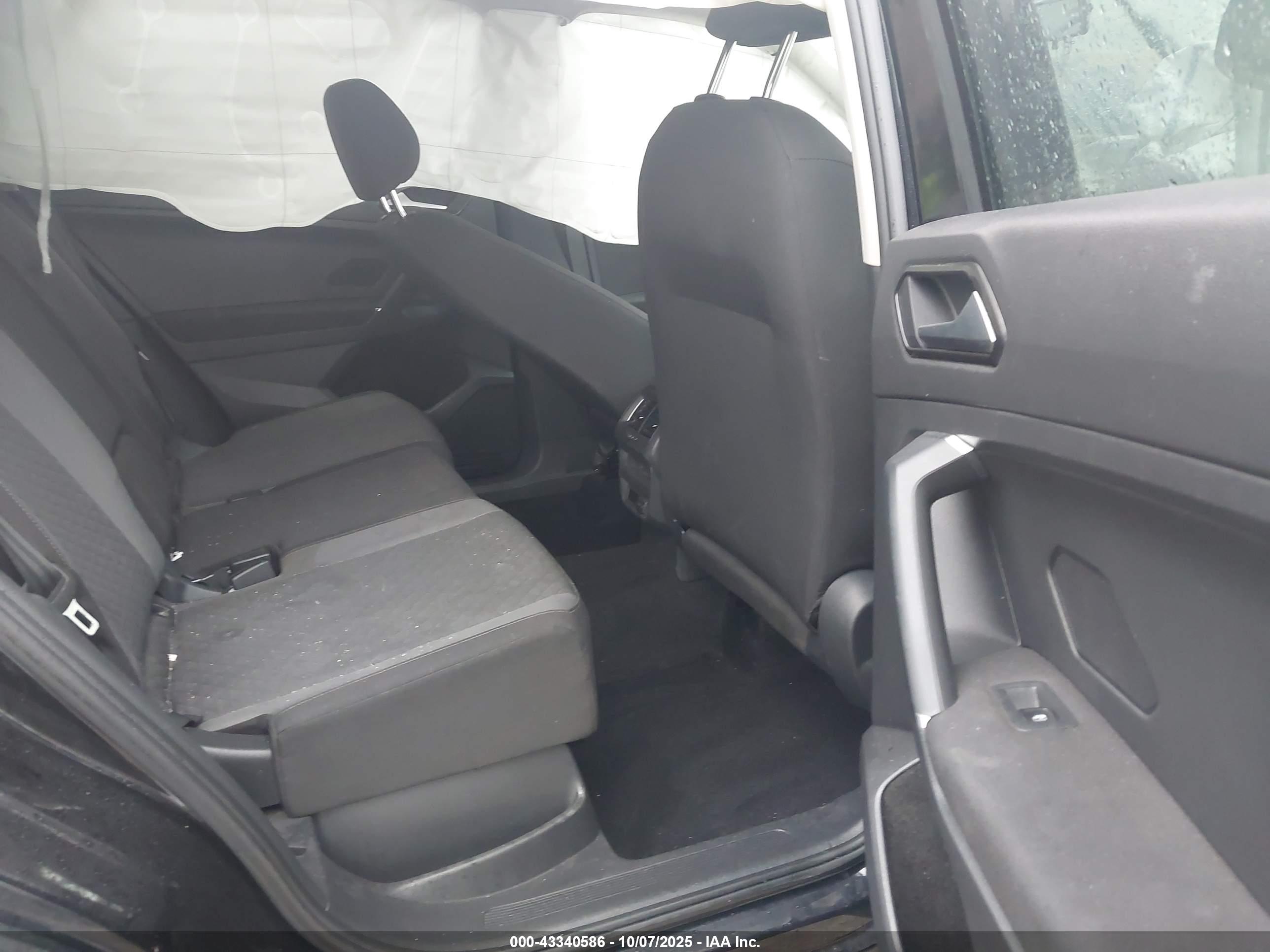 VOLKSWAGEN TIGUAN image 8