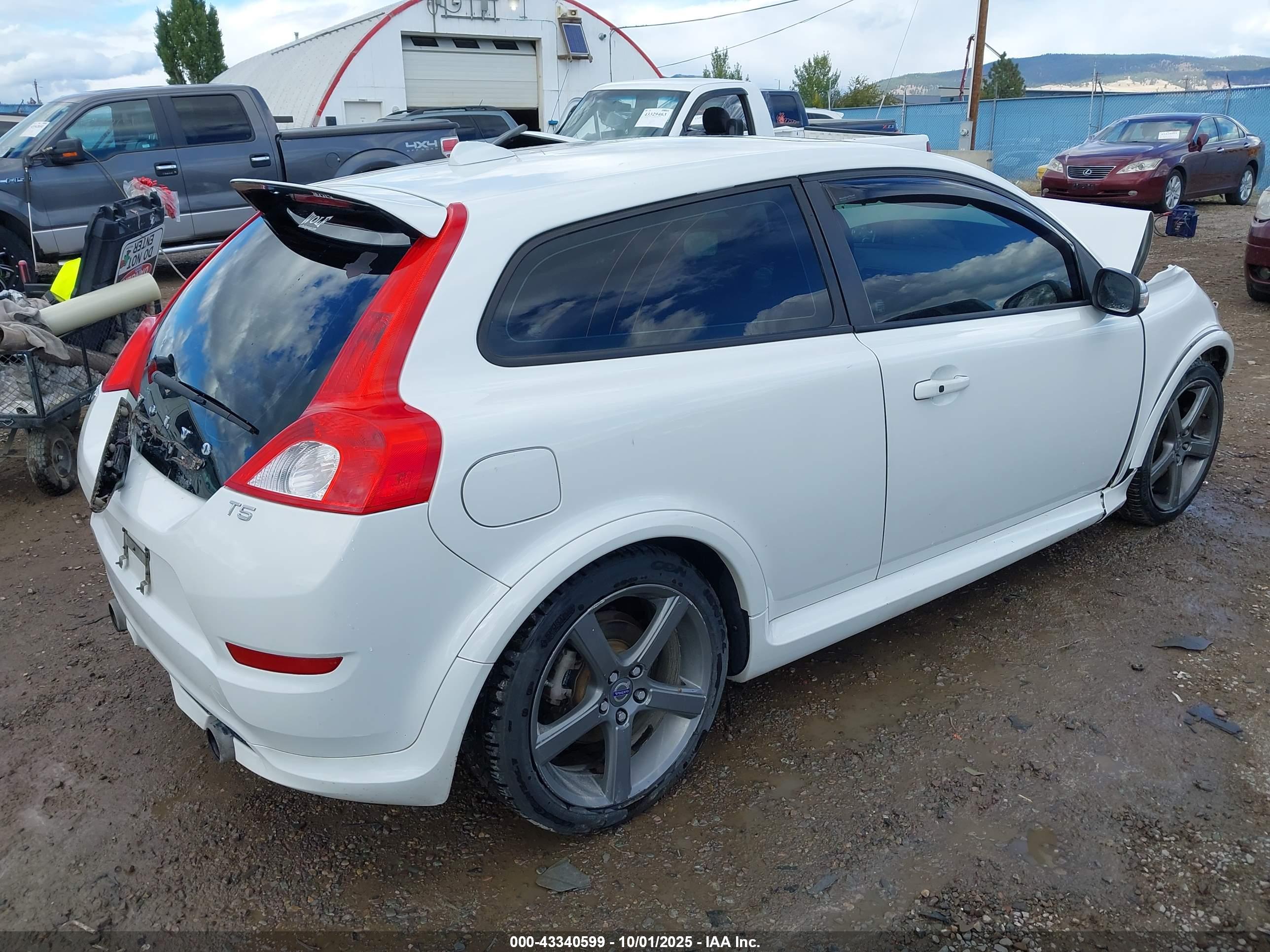 VOLVO C30 image 4