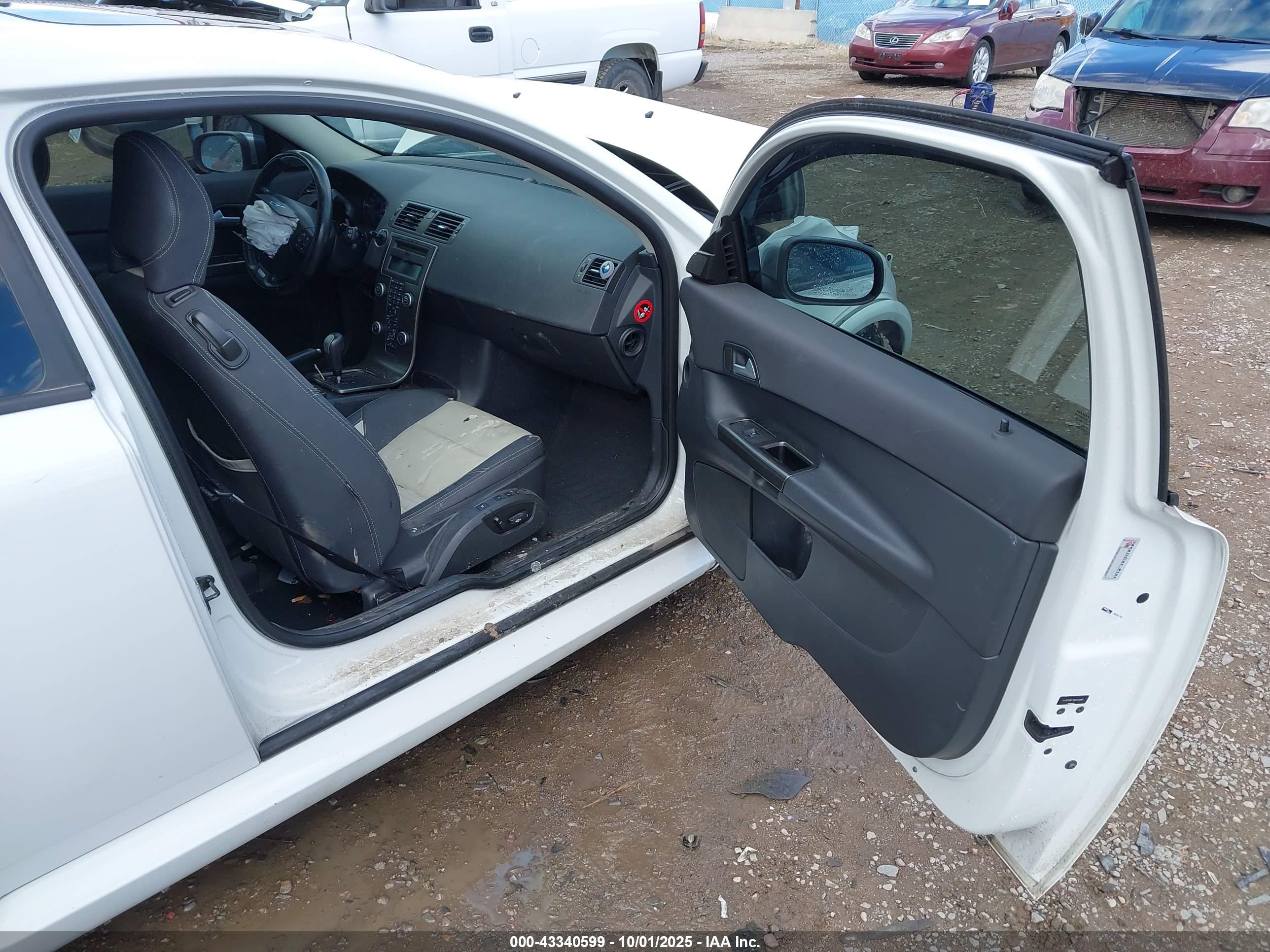 VOLVO C30 image 5