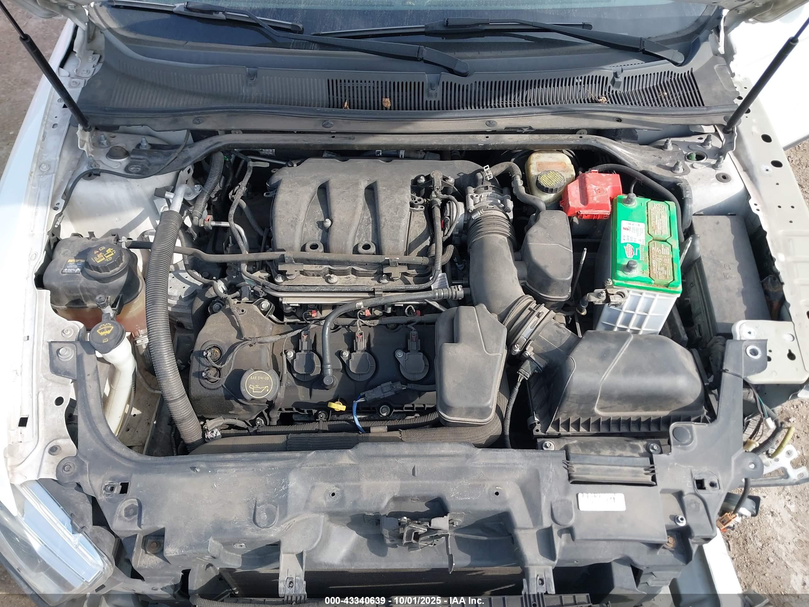 FORD TAURUS image 10