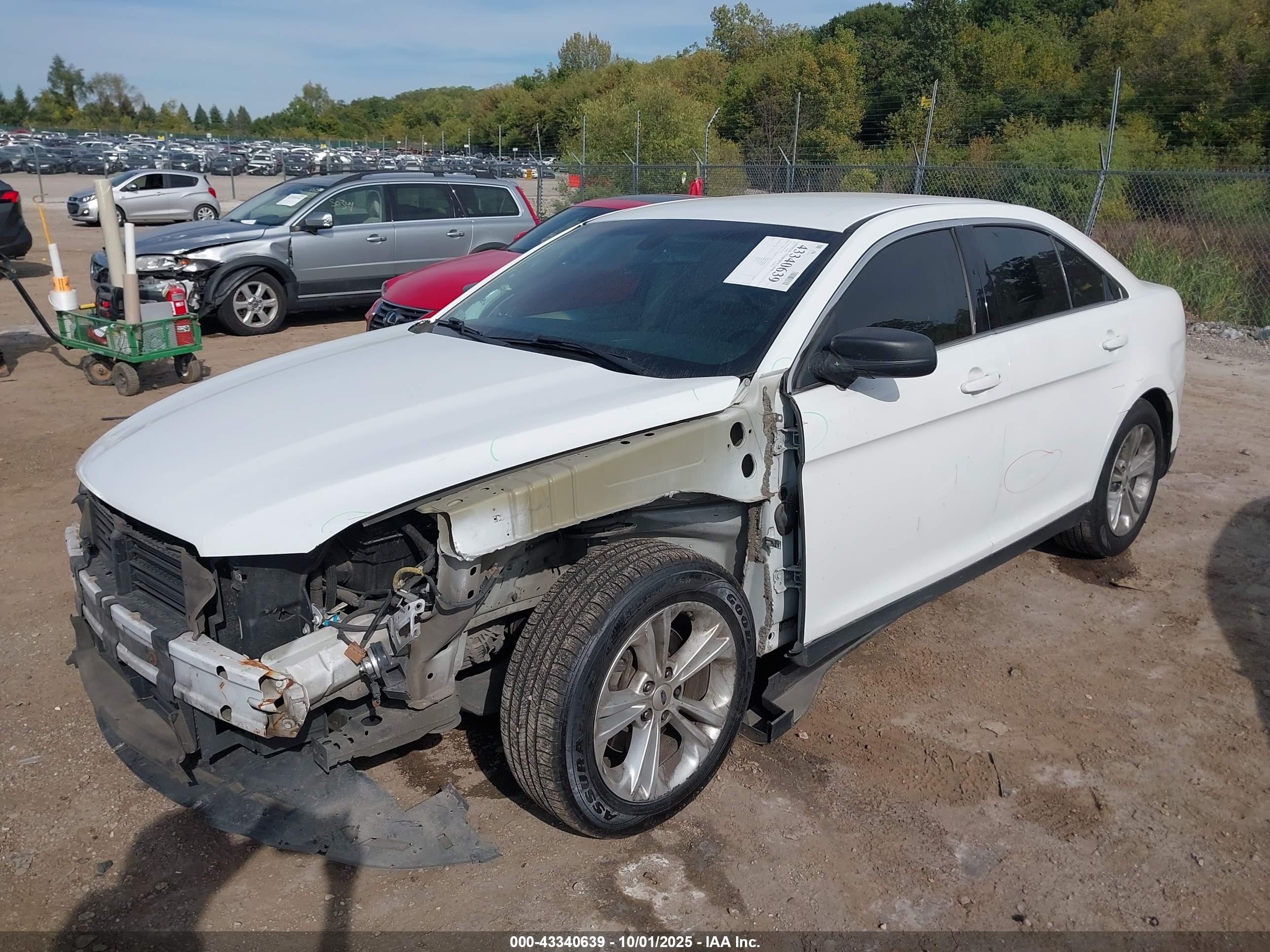 FORD TAURUS image 2