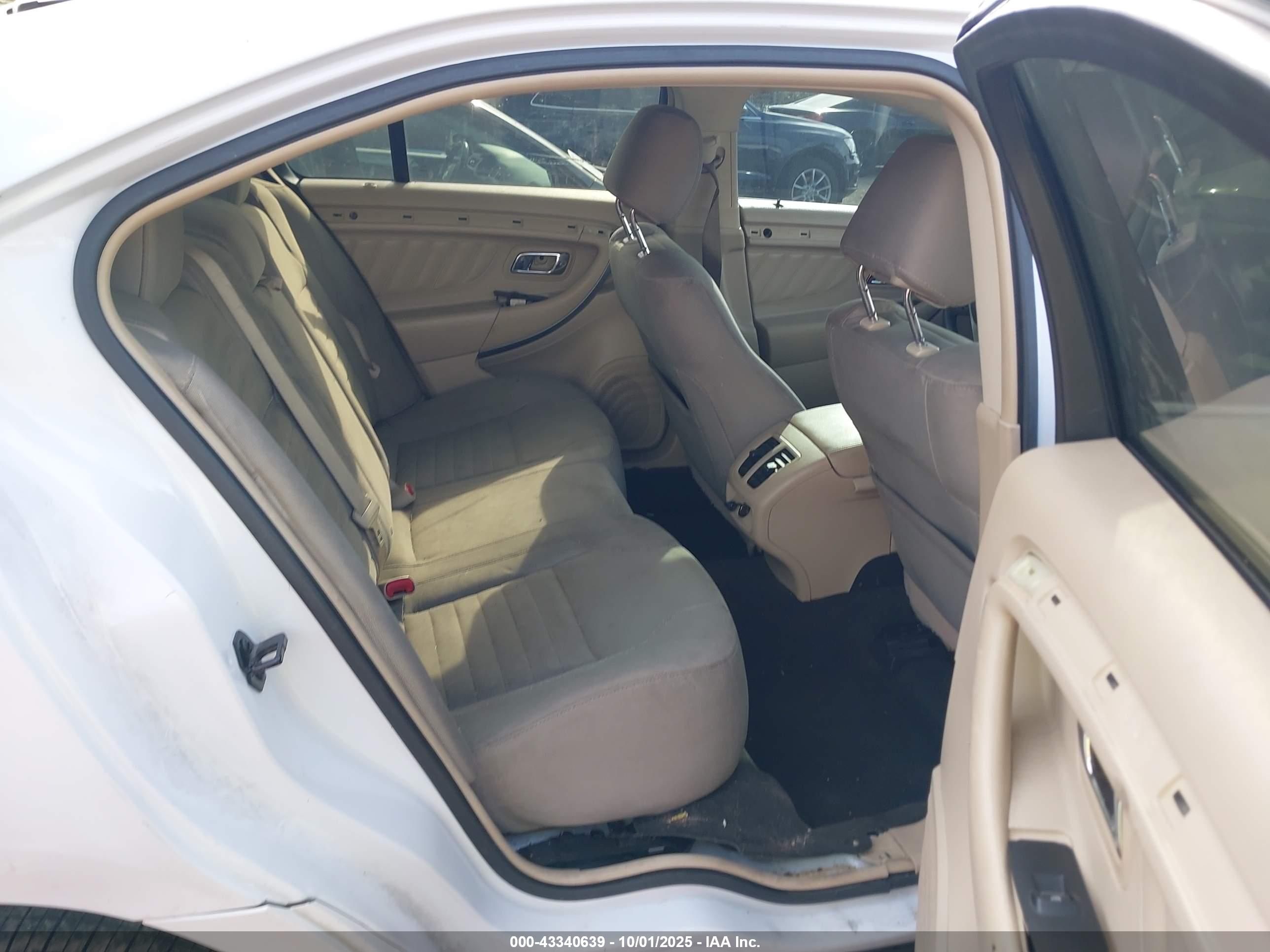 FORD TAURUS image 8