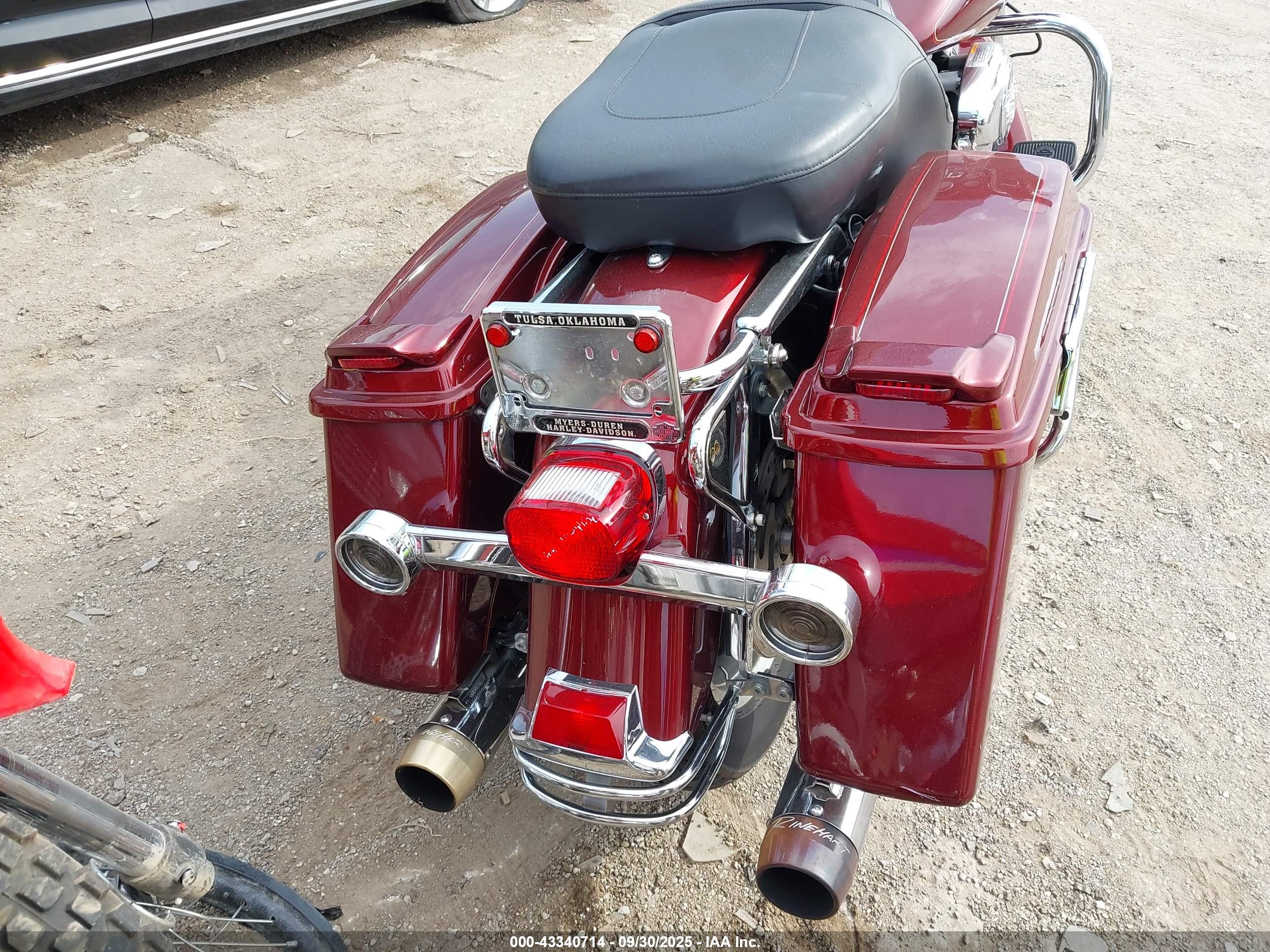 HARLEY-DAVIDSON FLHT image 6