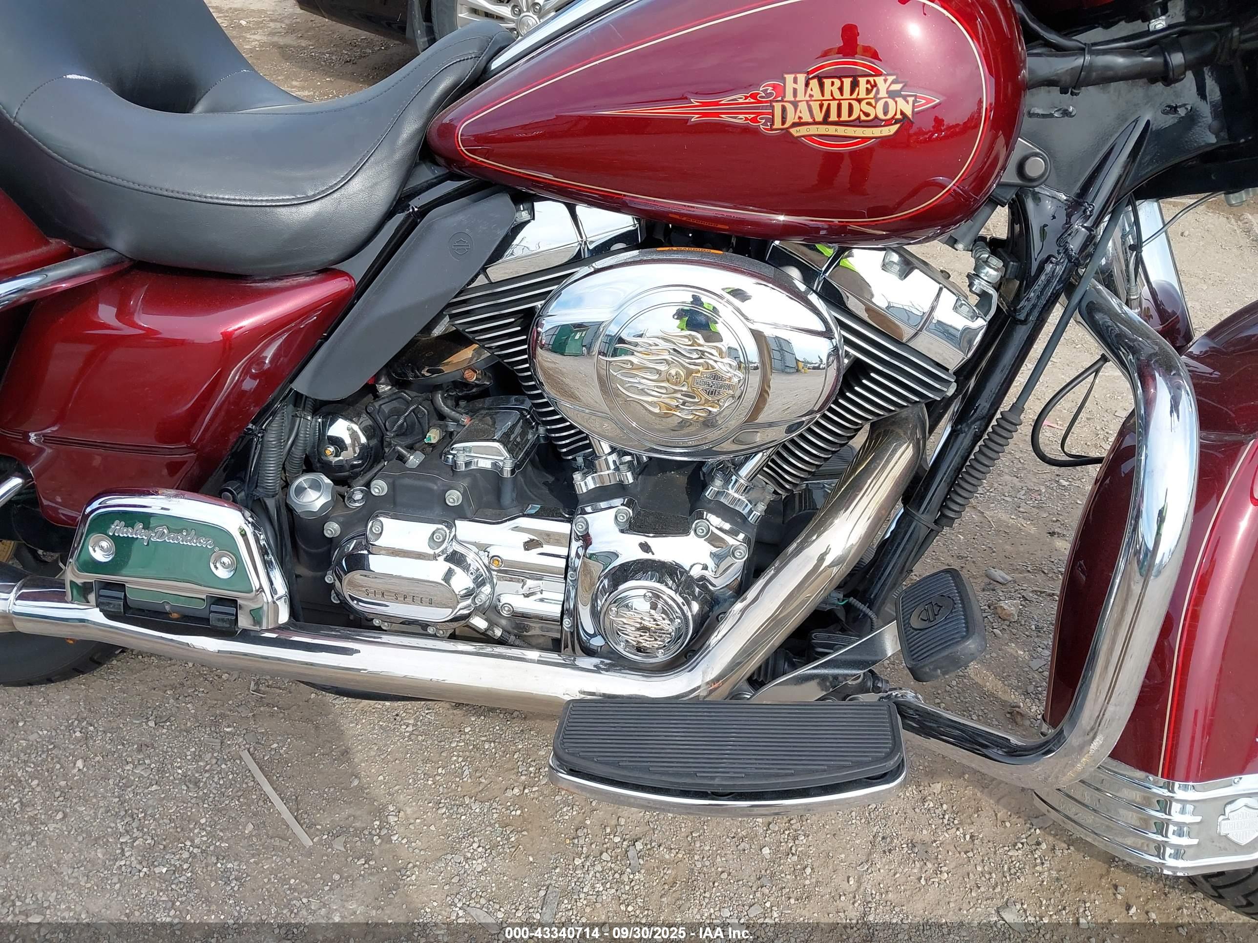 HARLEY-DAVIDSON FLHT image 8
