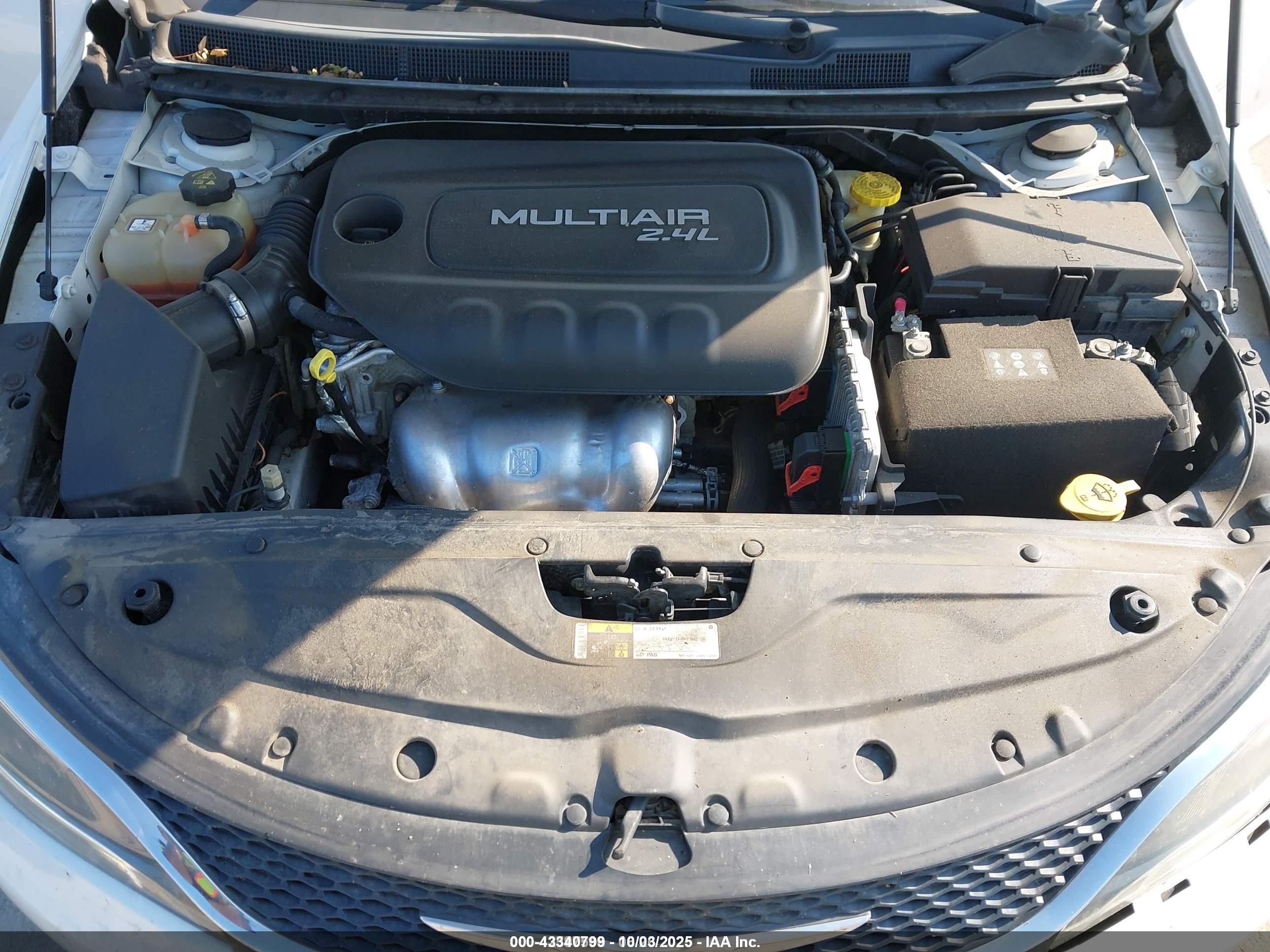 CHRYSLER 200 image 10