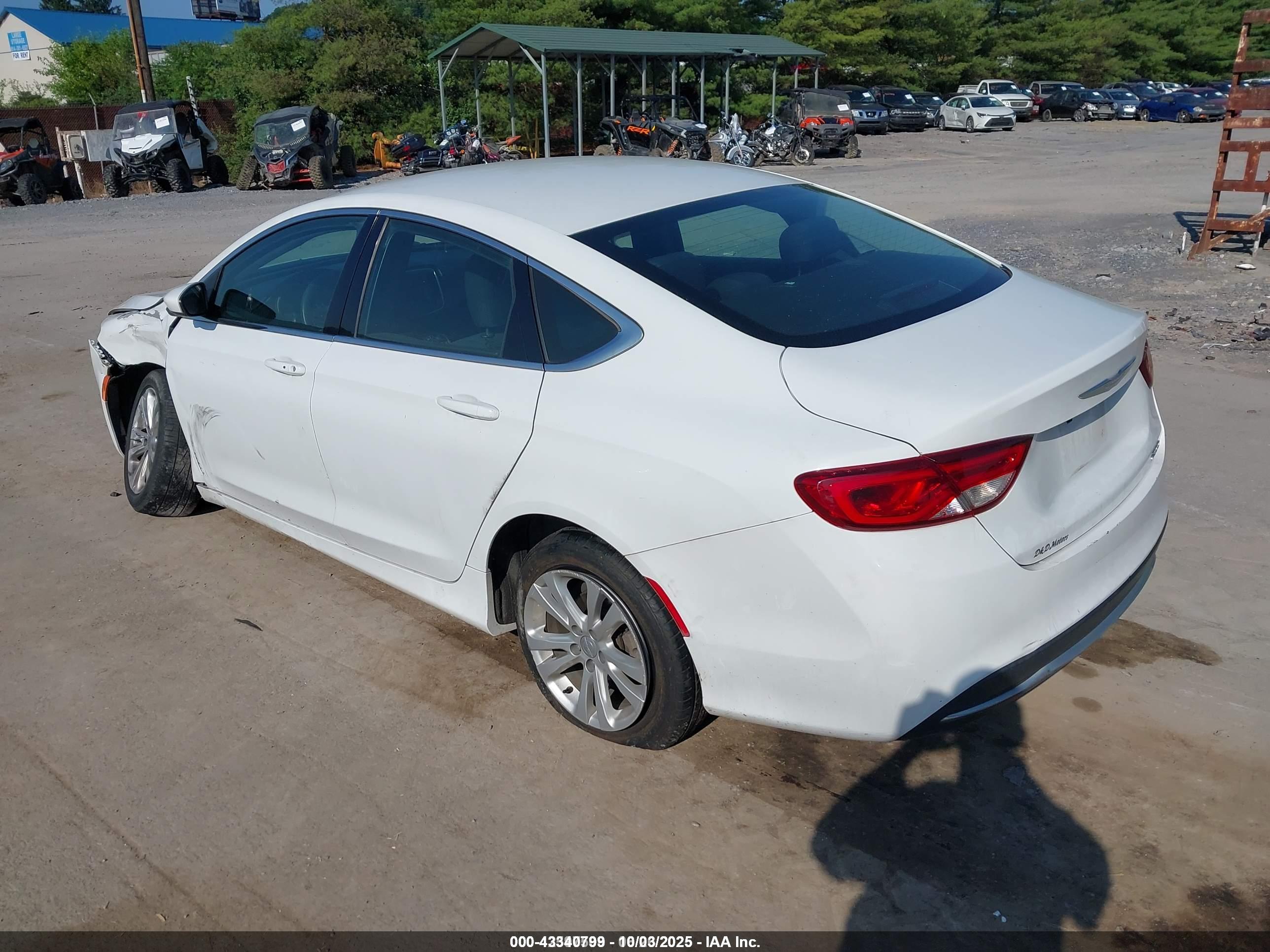 CHRYSLER 200 image 3