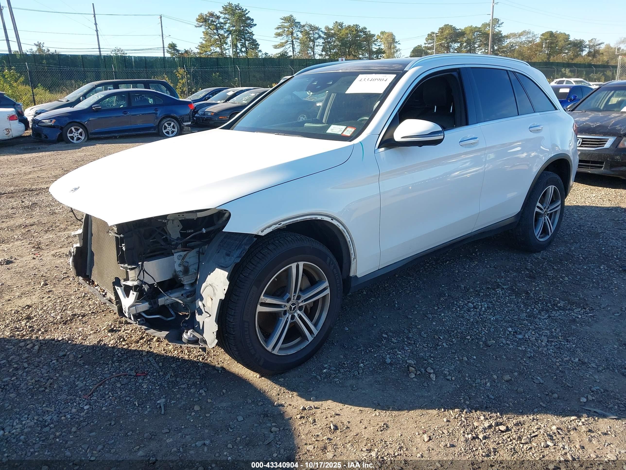 MERCEDES-BENZ GLC image 2