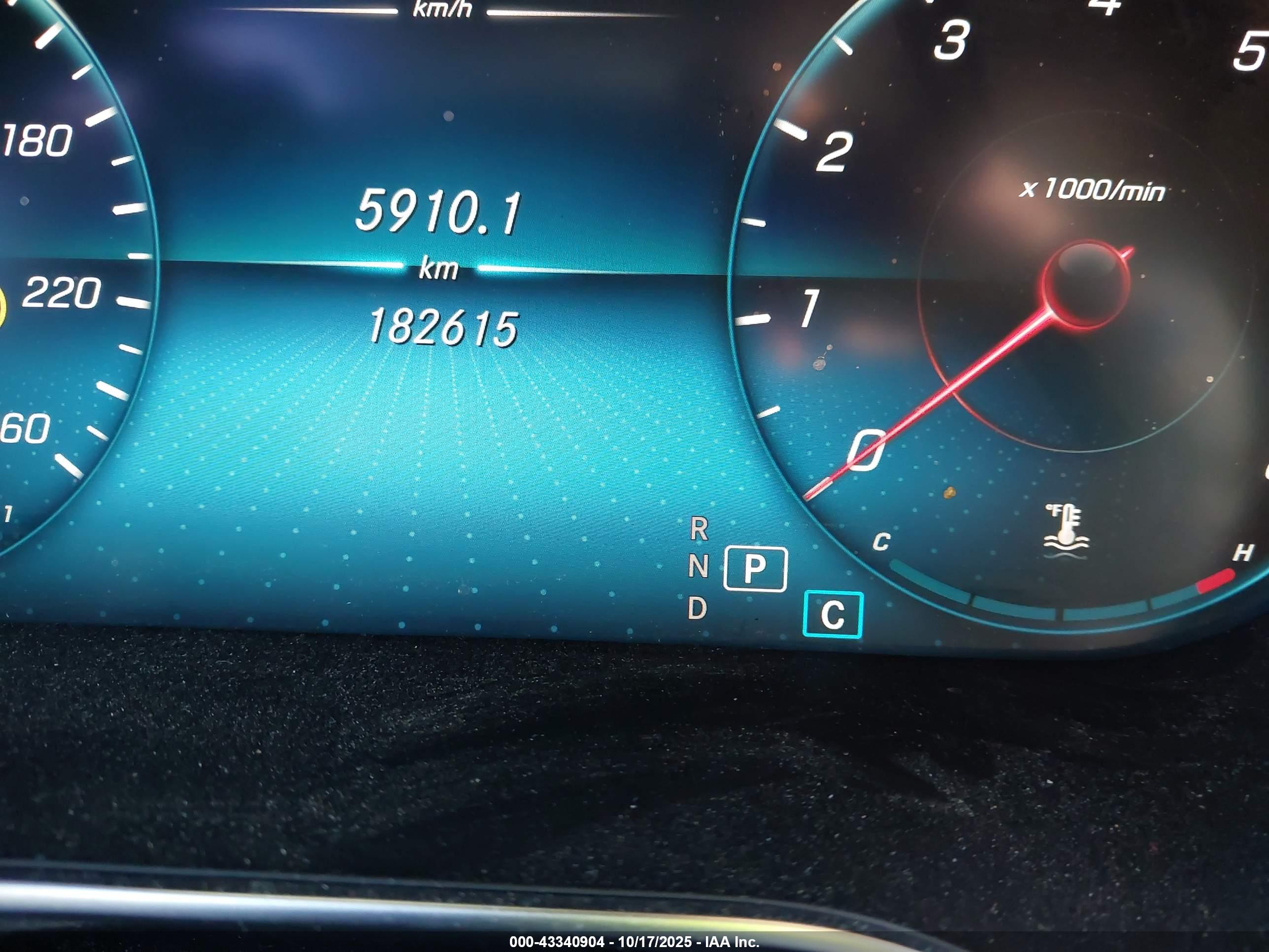 MERCEDES-BENZ GLC image 7