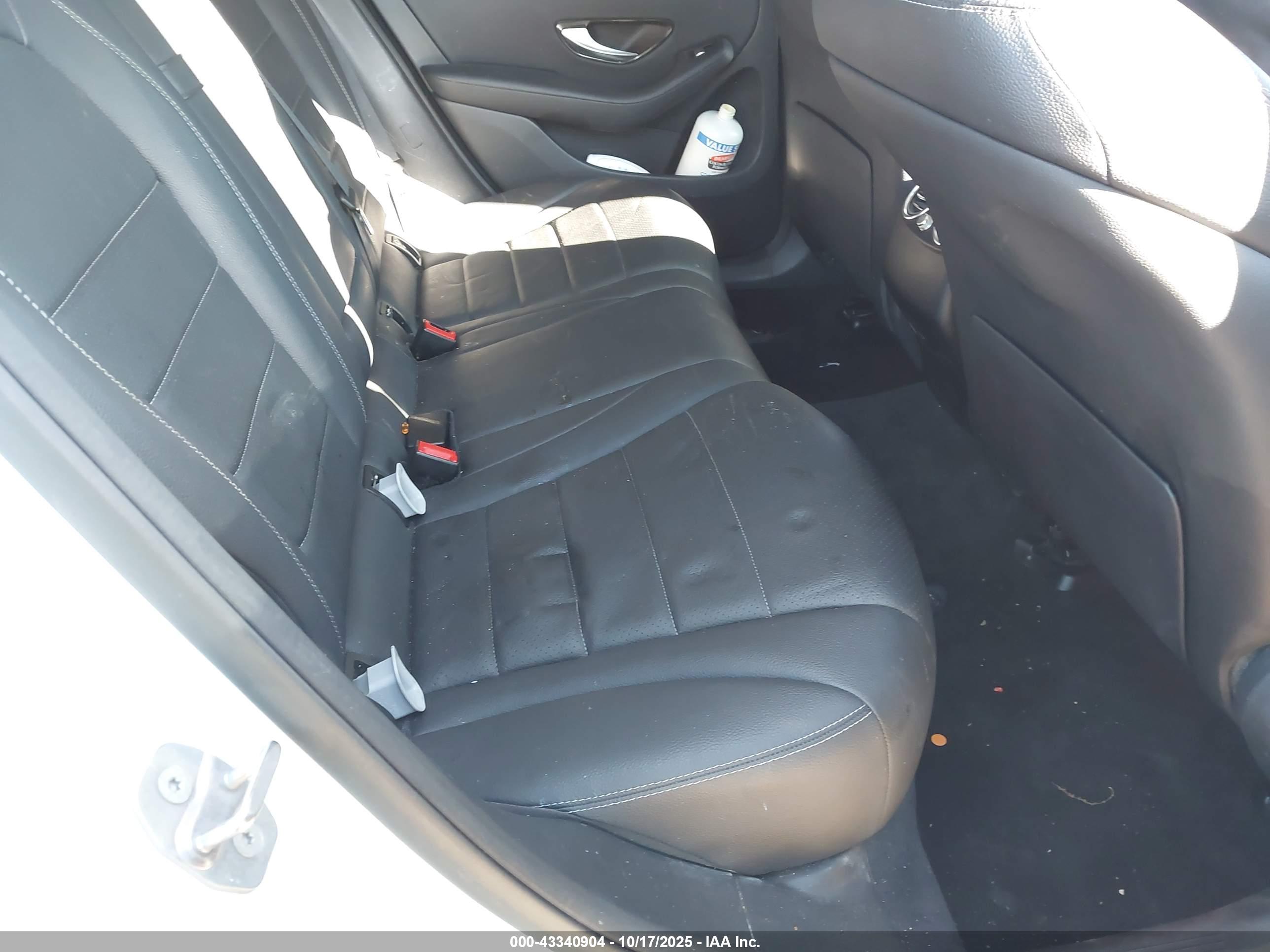 MERCEDES-BENZ GLC image 8