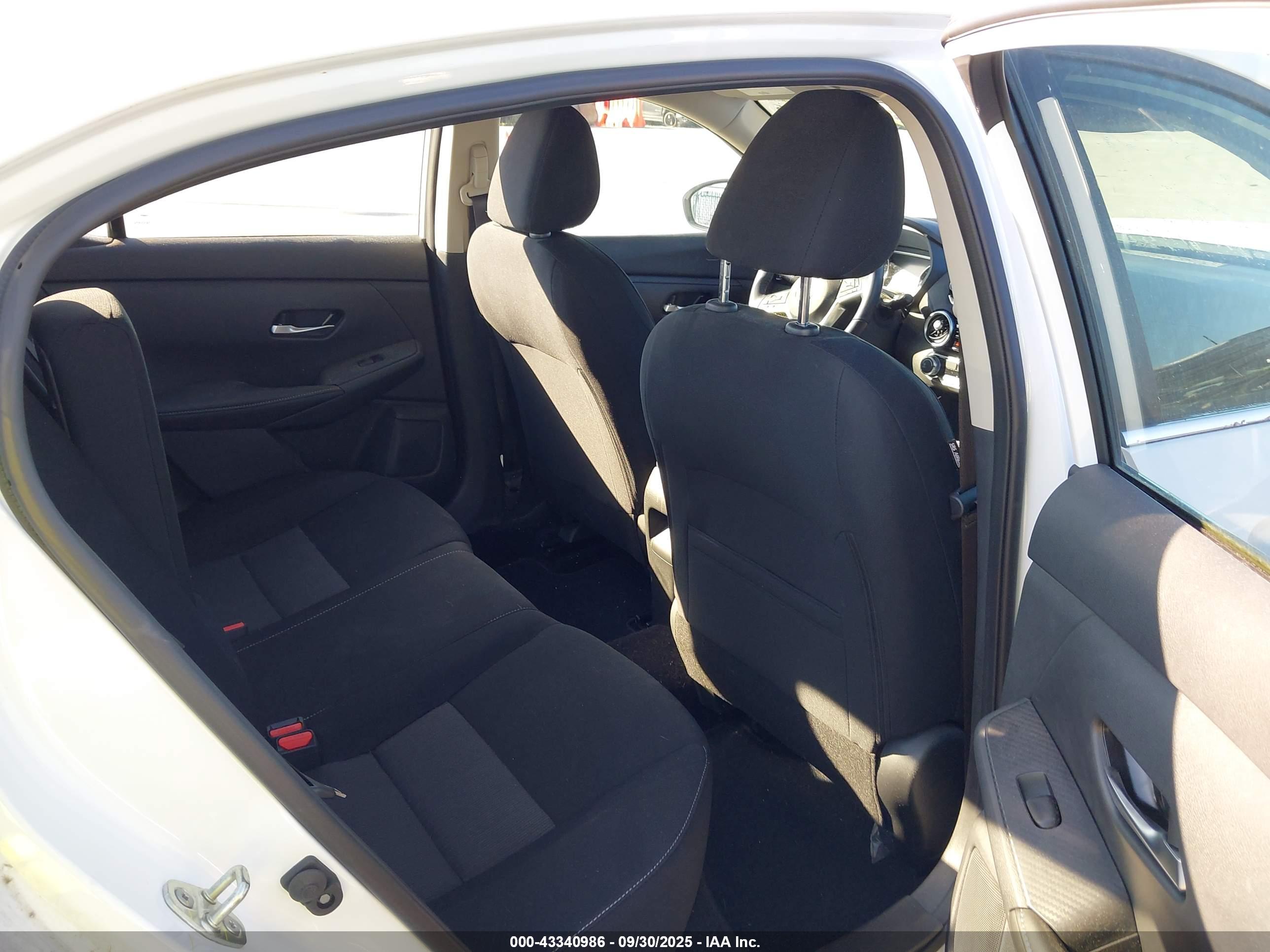 NISSAN SENTRA image 8