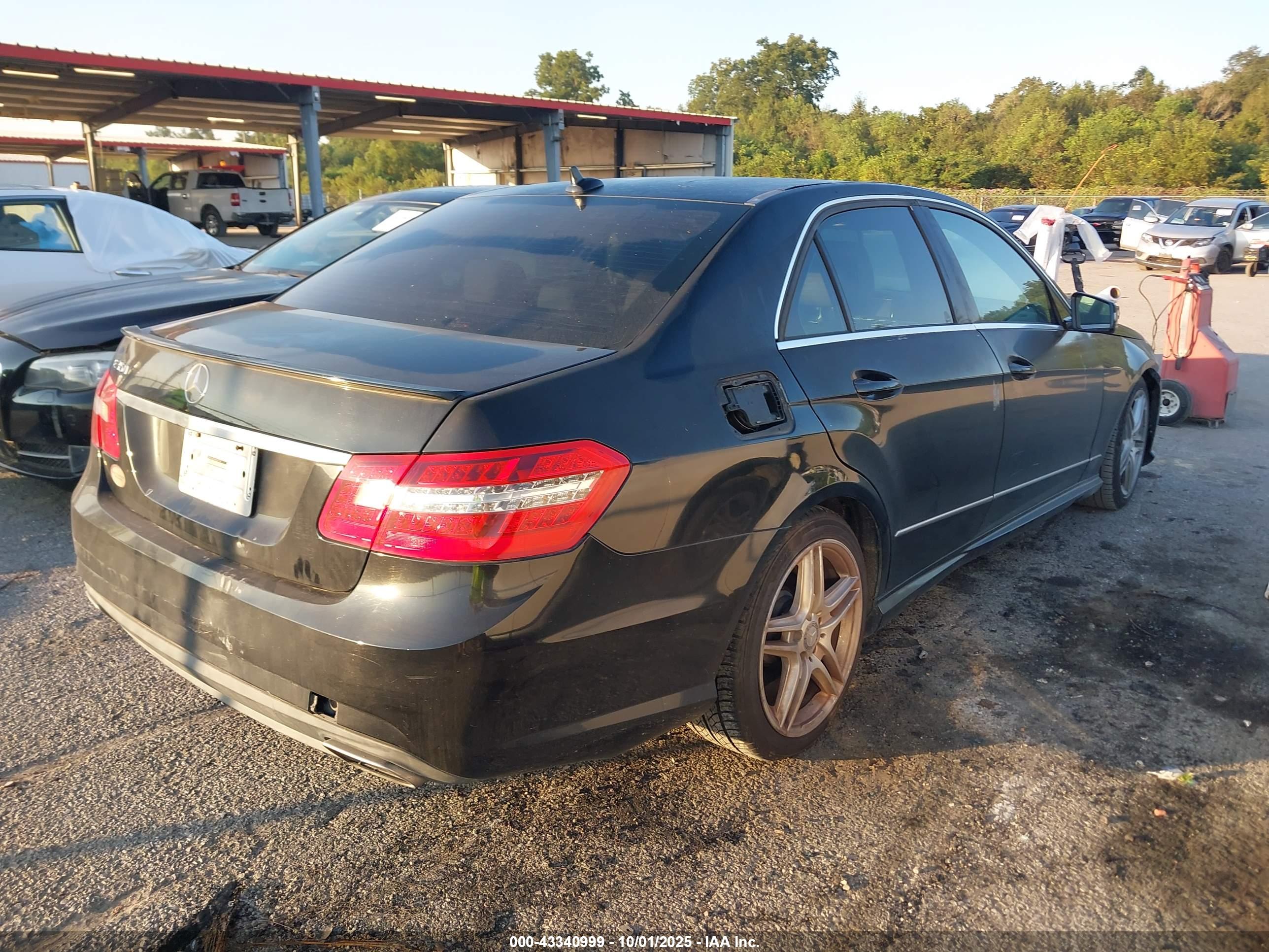 MERCEDES-BENZ E image 4