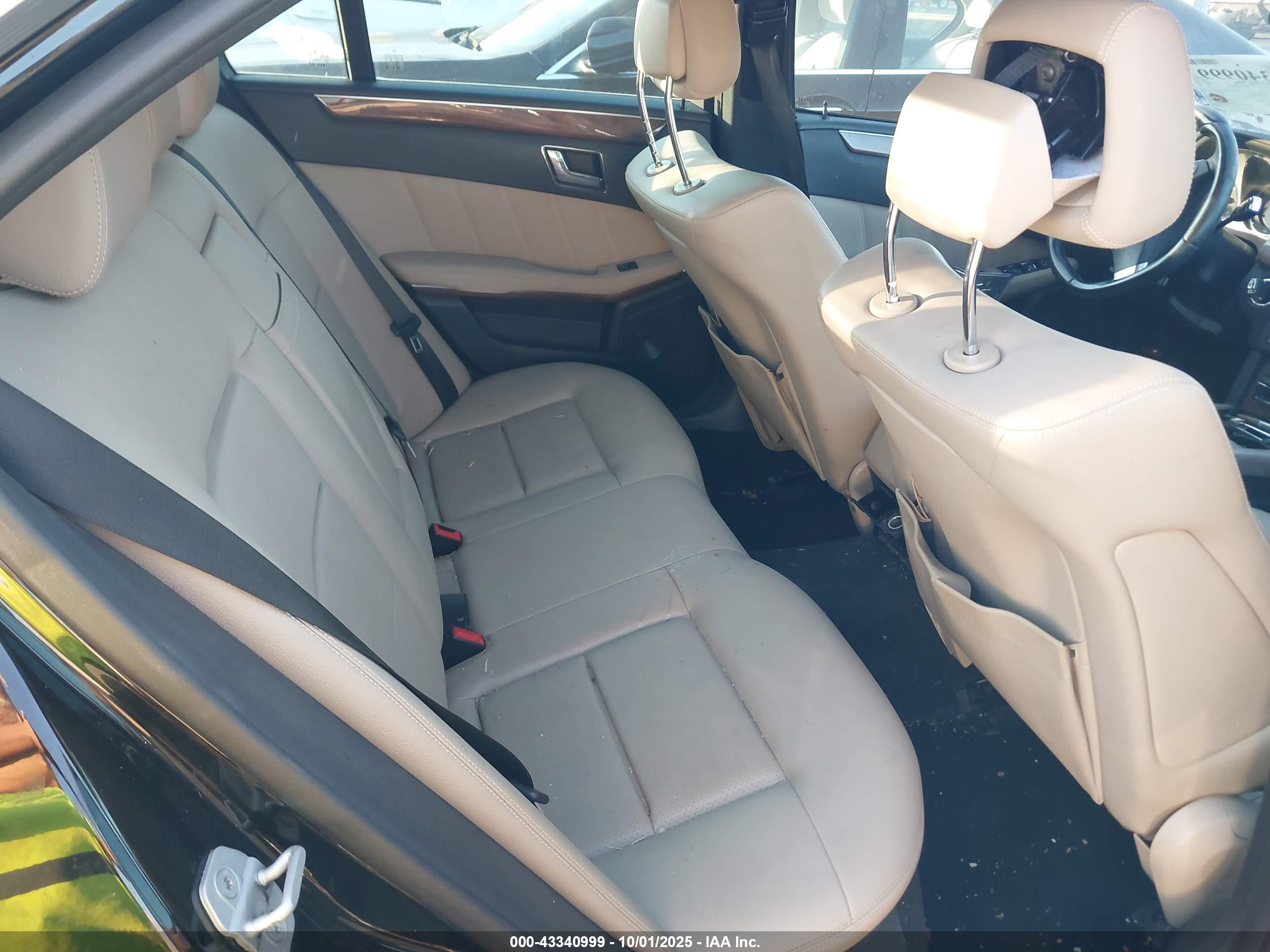 MERCEDES-BENZ E image 8