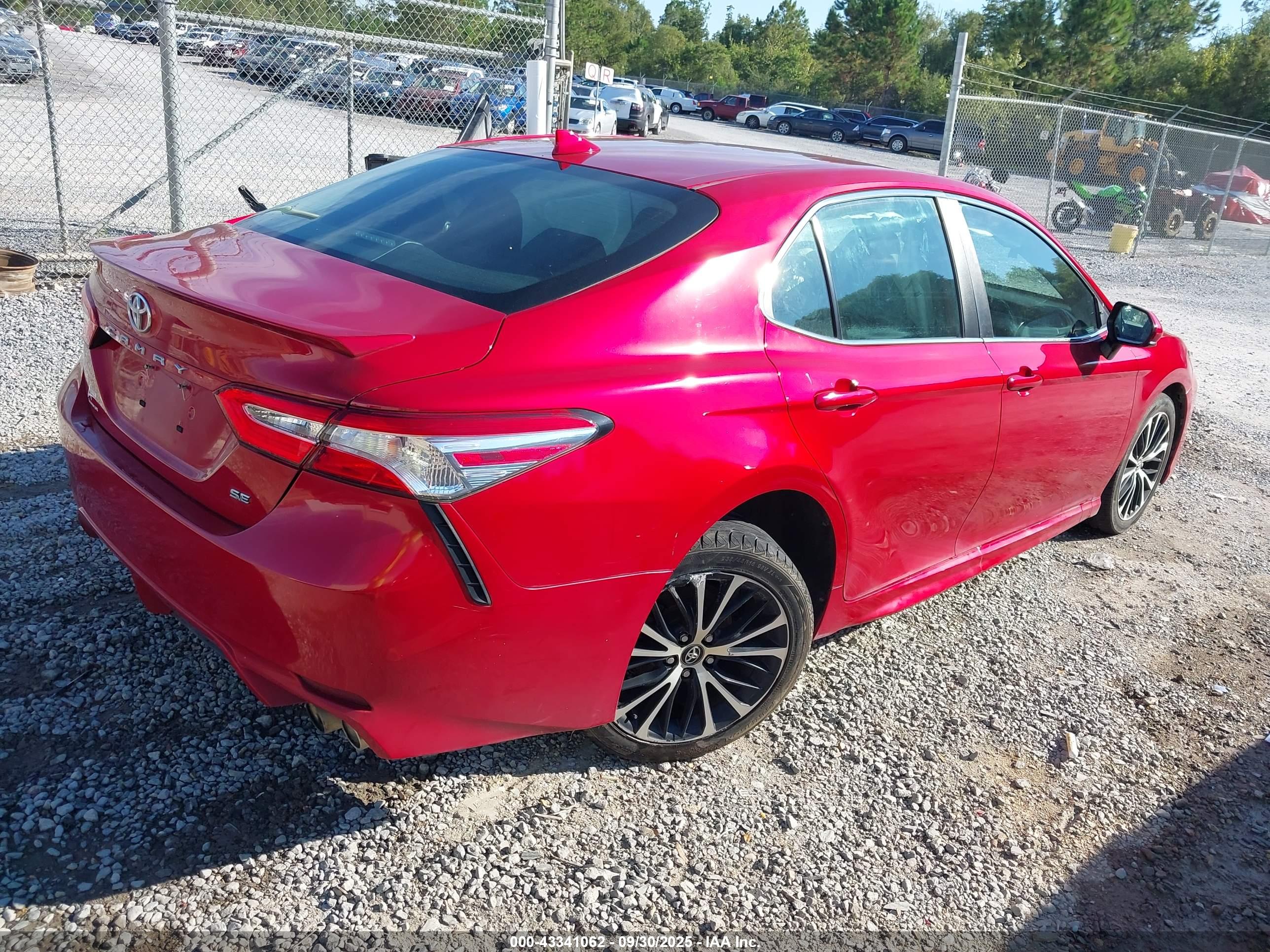 TOYOTA CAMRY image 4
