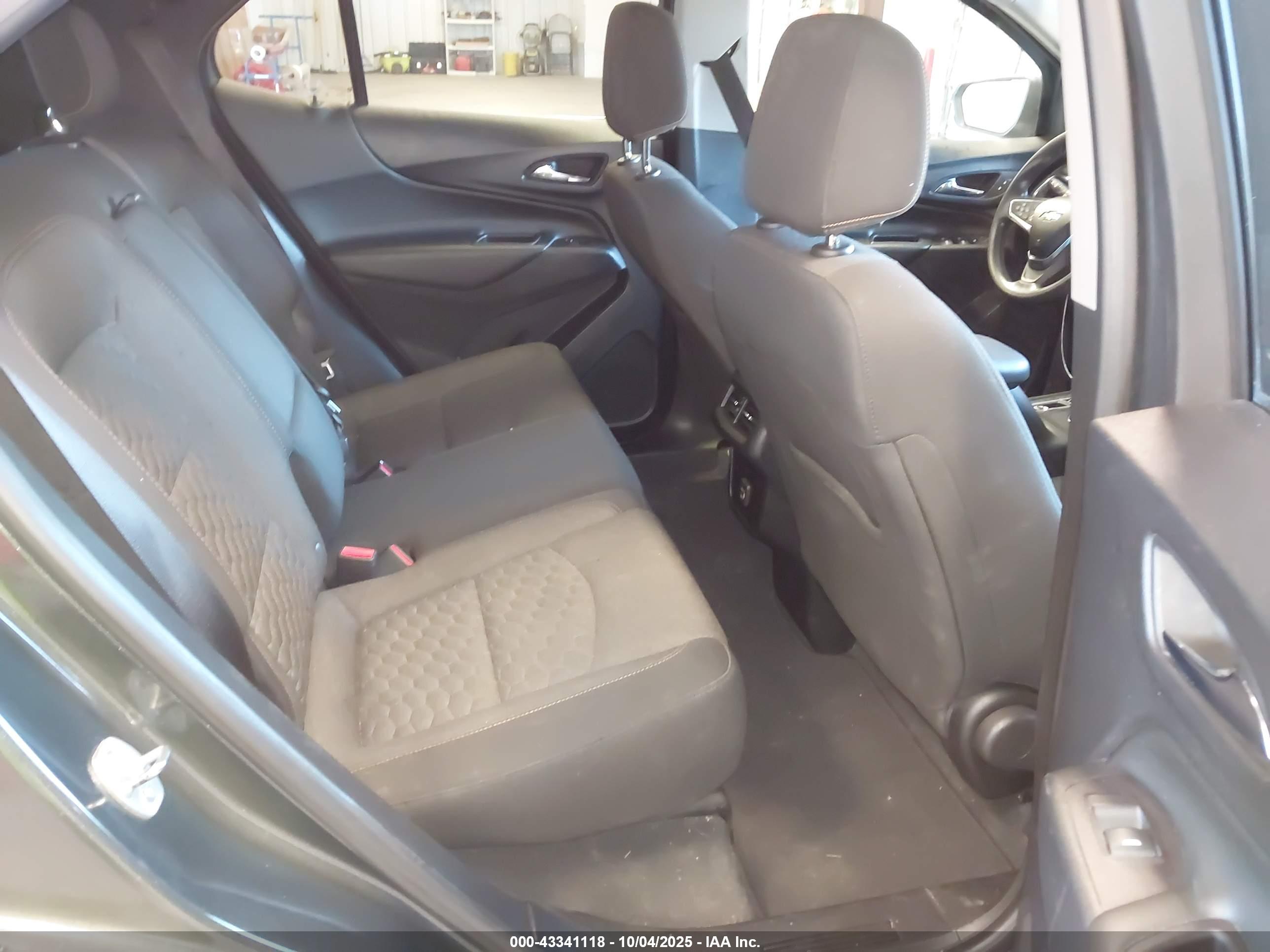 CHEVROLET EQUINOX image 8