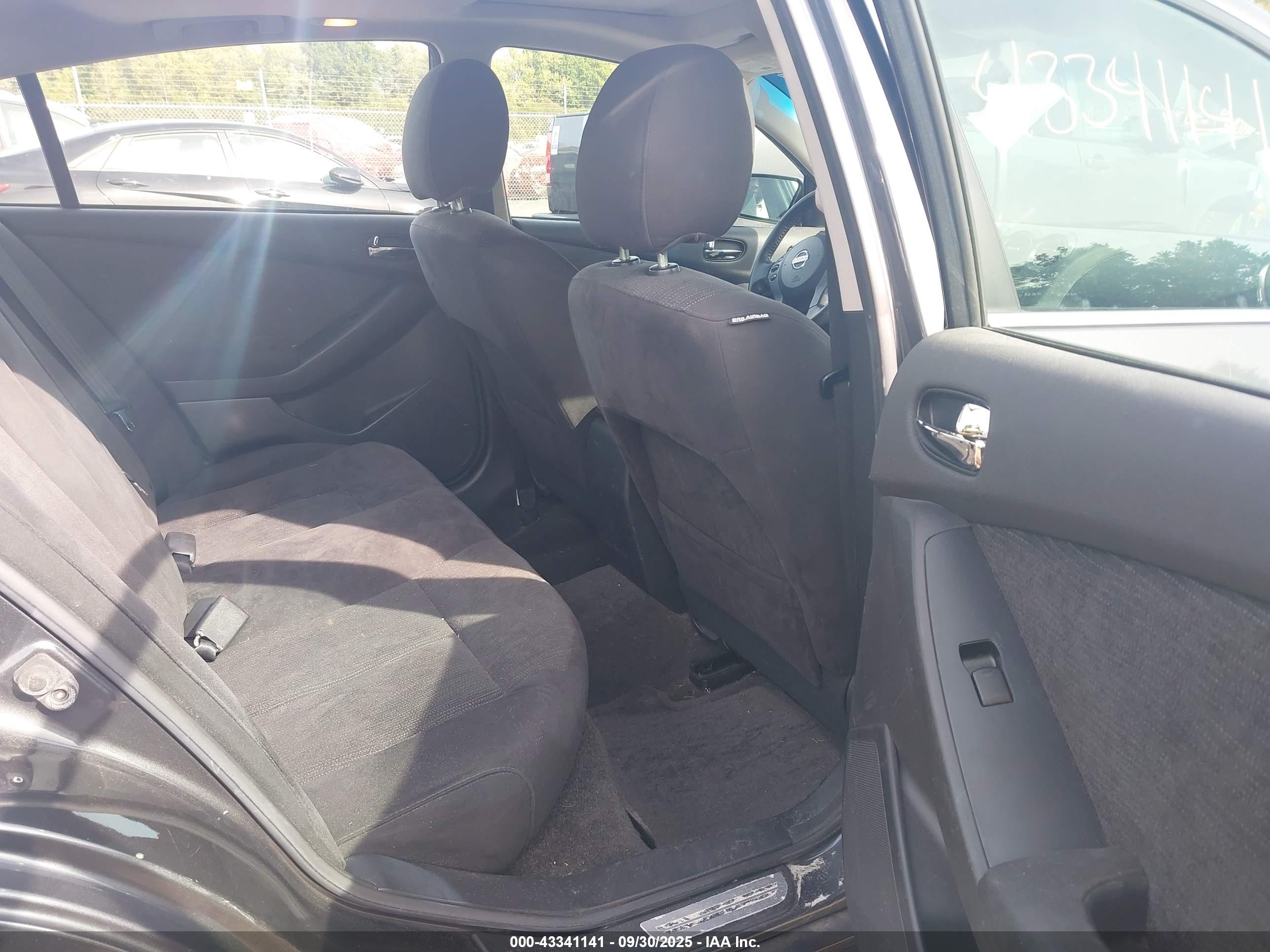 NISSAN ALTIMA image 8