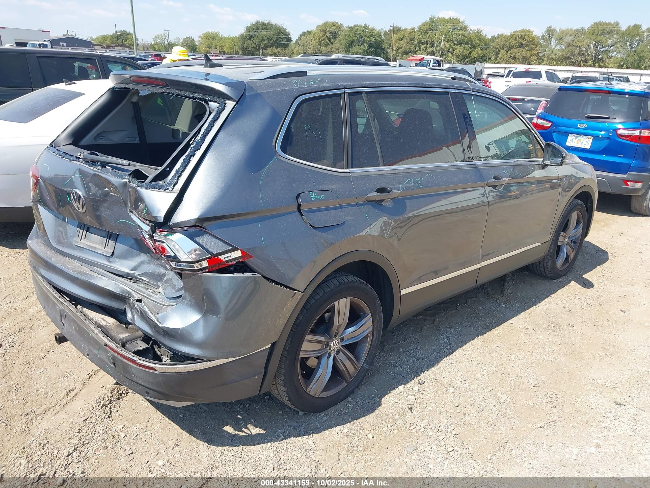VOLKSWAGEN TIGUAN image 4
