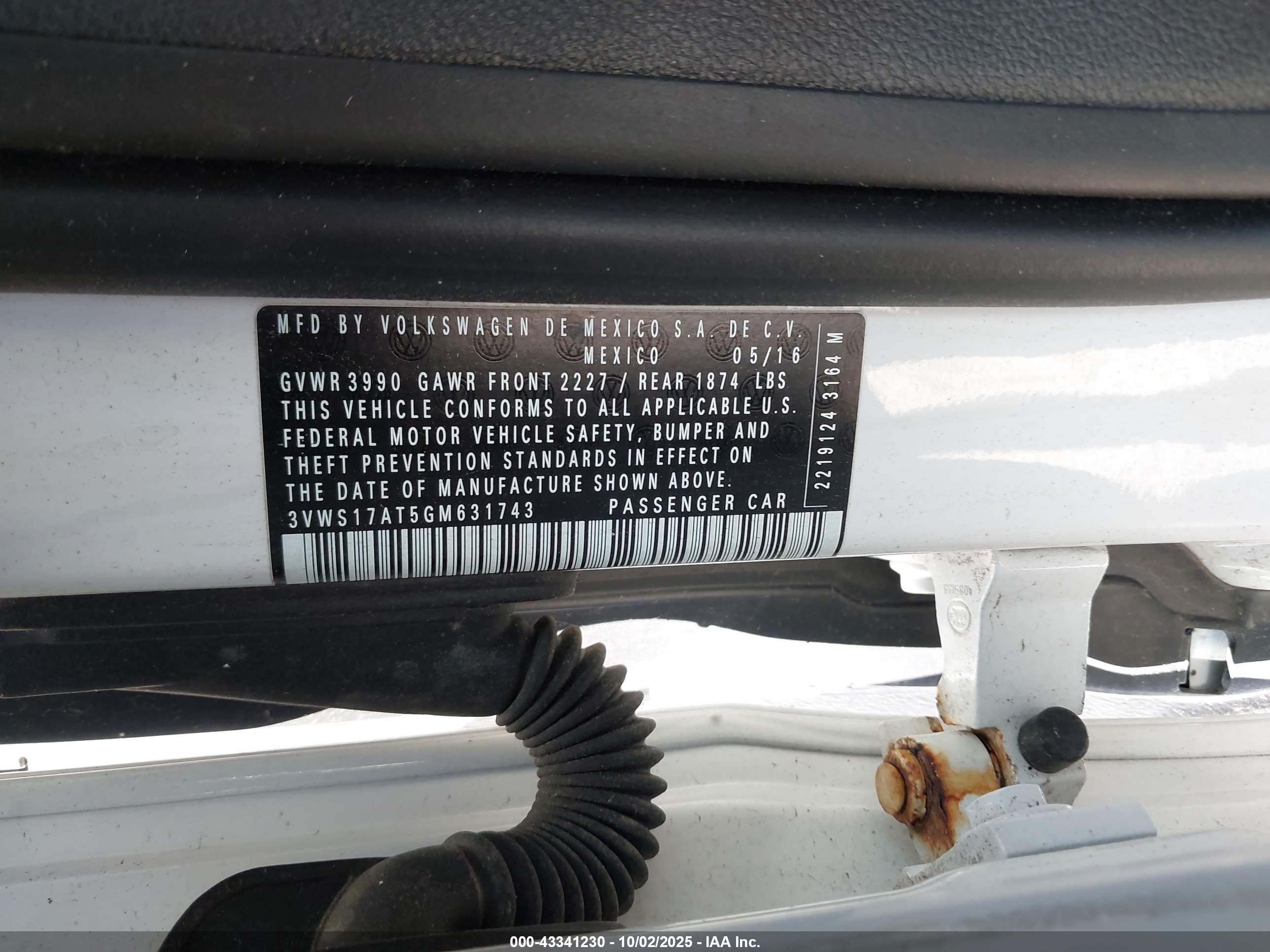 VOLKSWAGEN BEETLE image 9