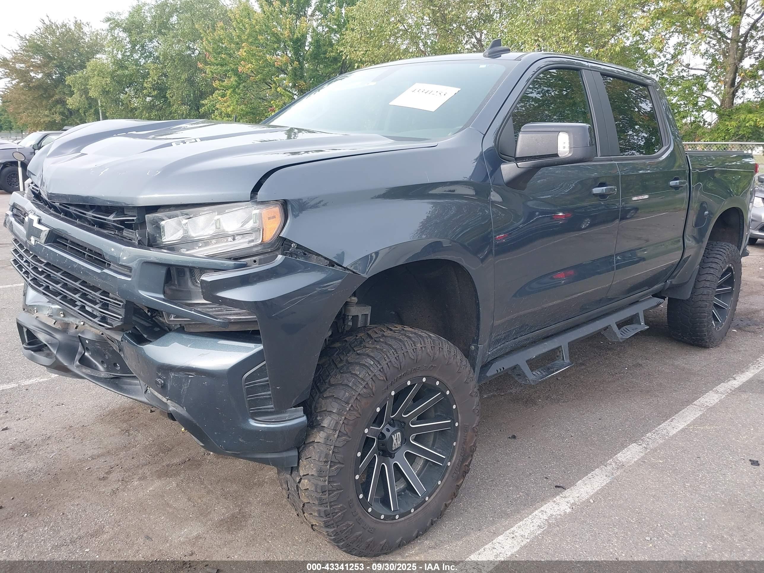 CHEVROLET SILVERADO image 2
