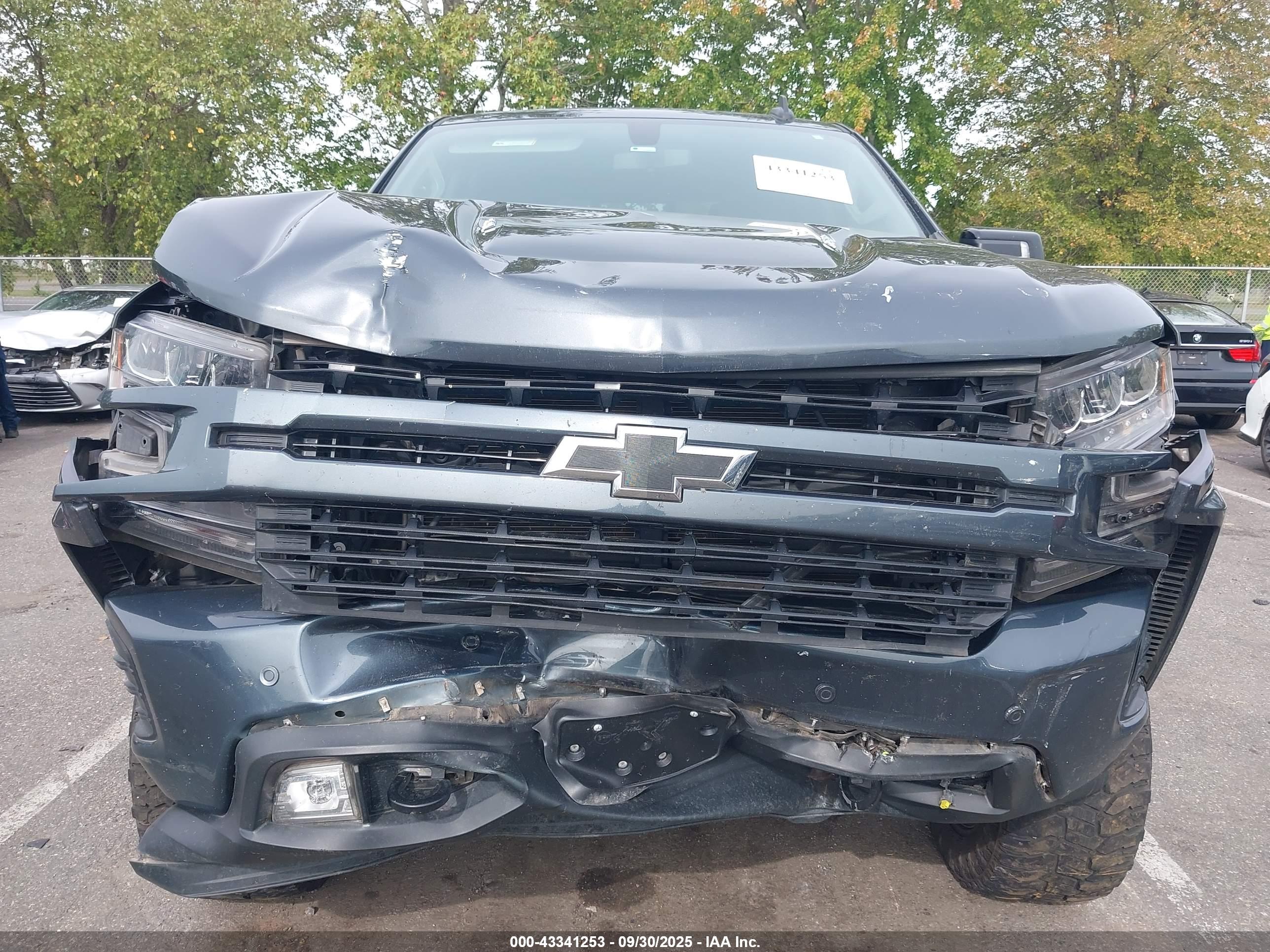 CHEVROLET SILVERADO image 6