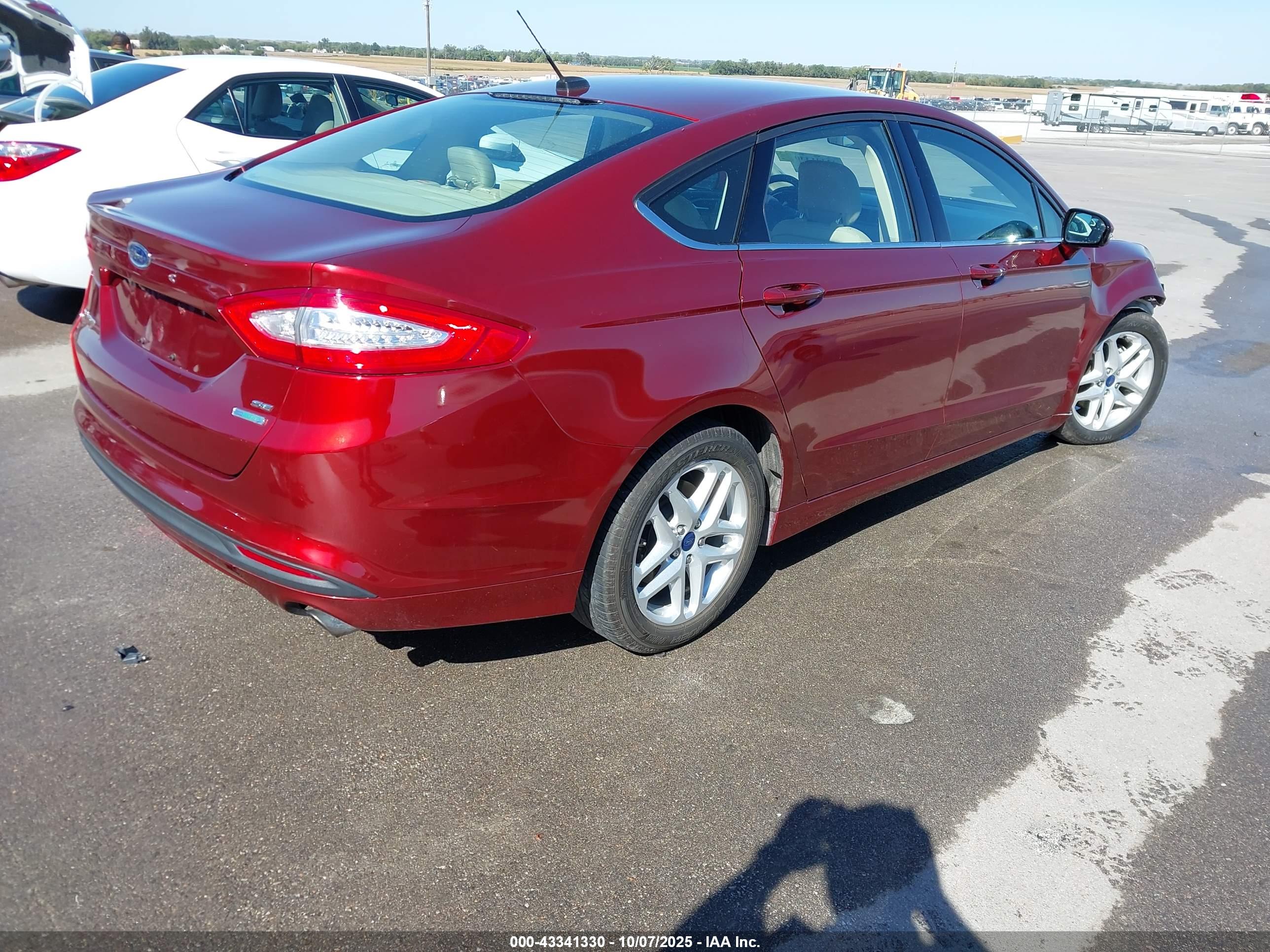 FORD FUSION image 4