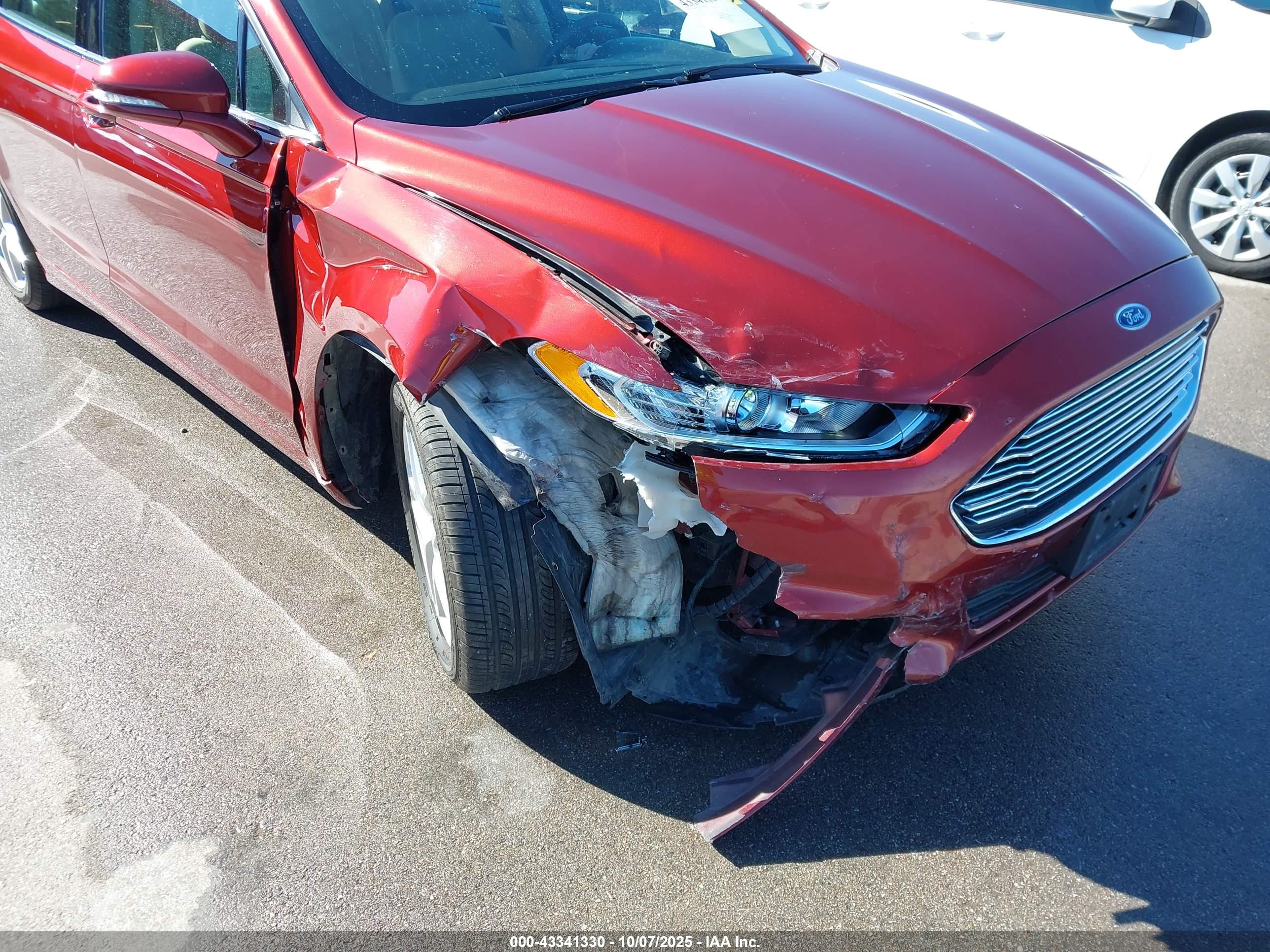 FORD FUSION image 6