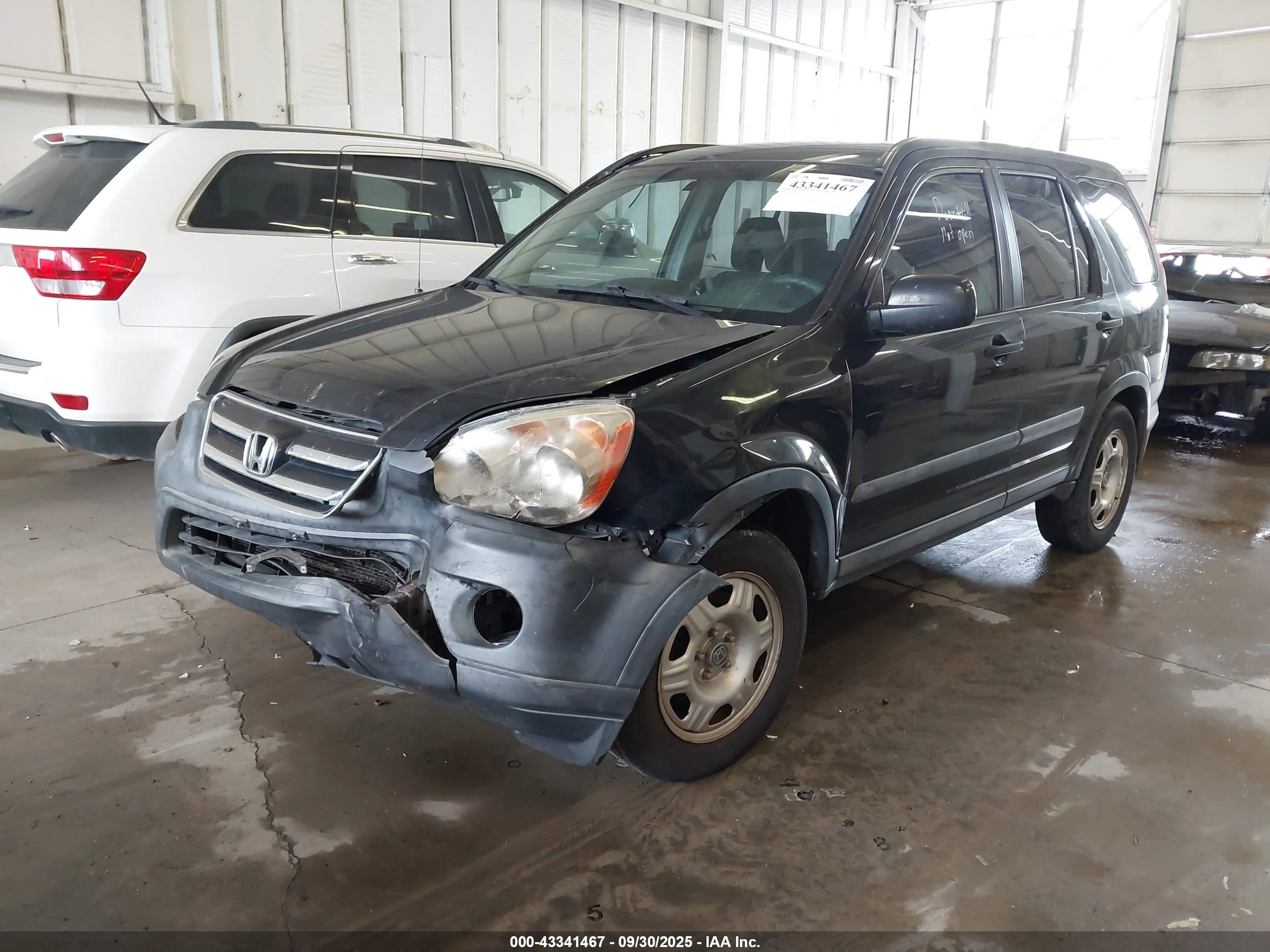 HONDA CR-V image 2