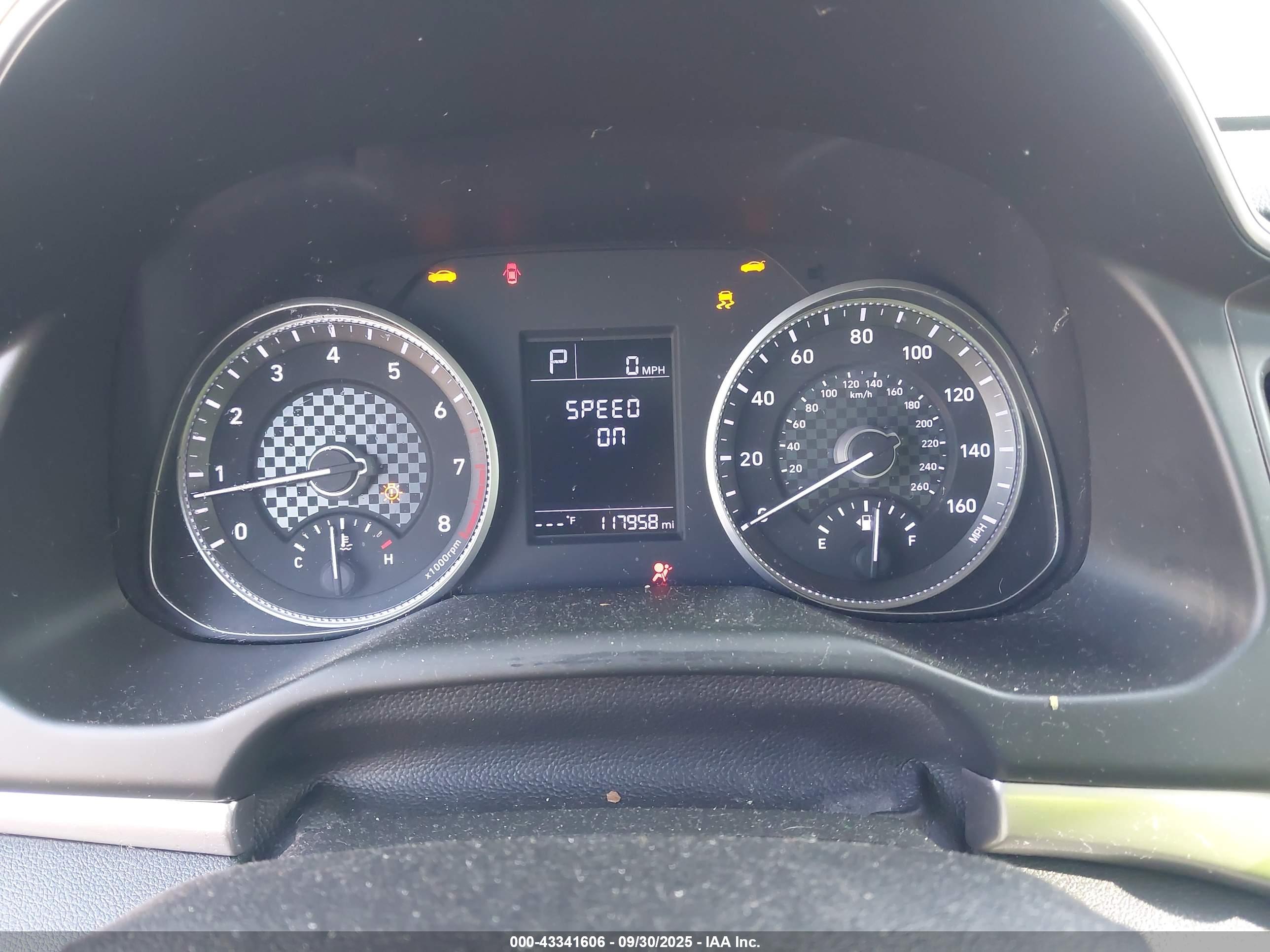 HYUNDAI ELANTRA image 7