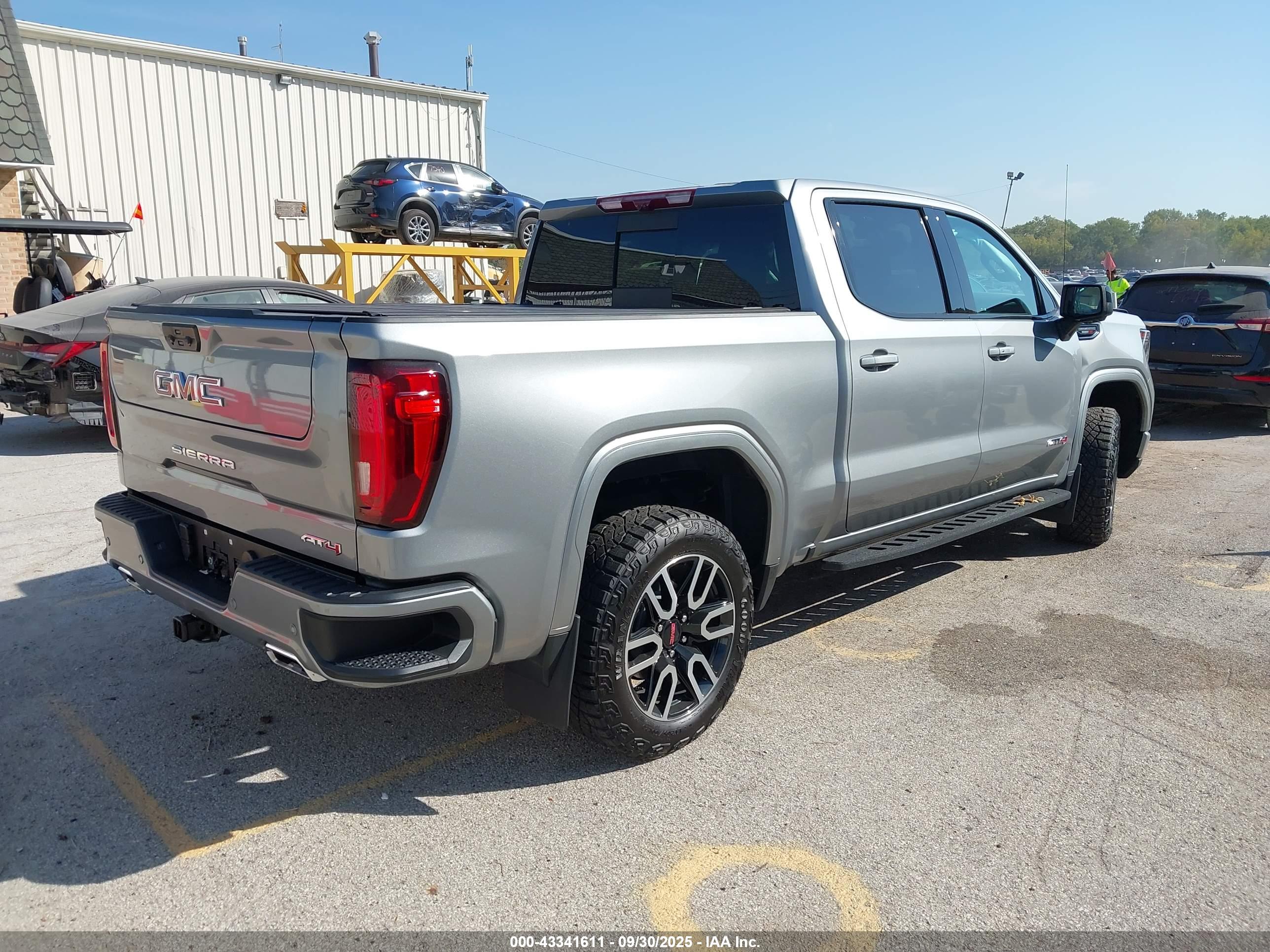 GMC SIERRA image 4