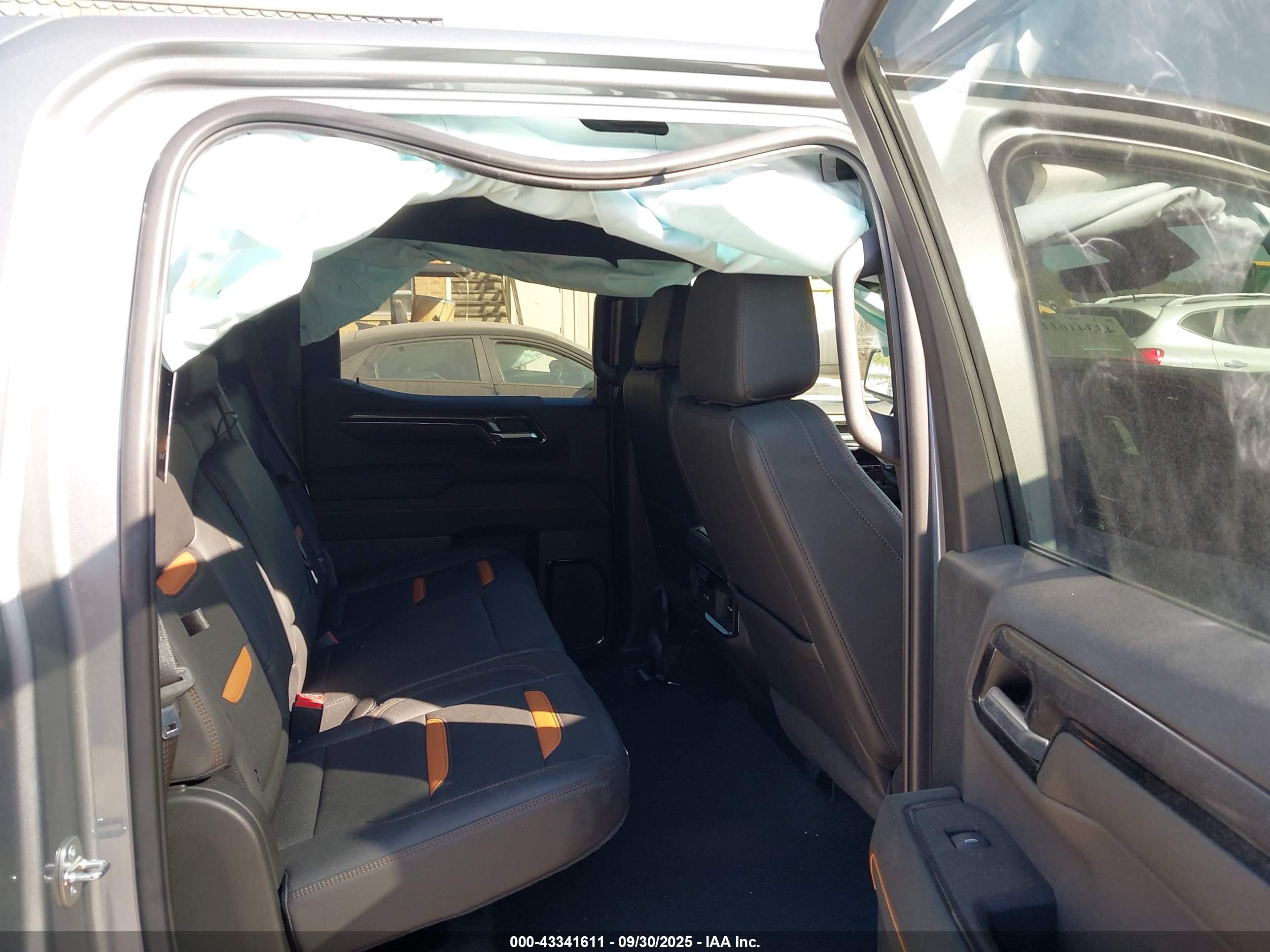GMC SIERRA image 8