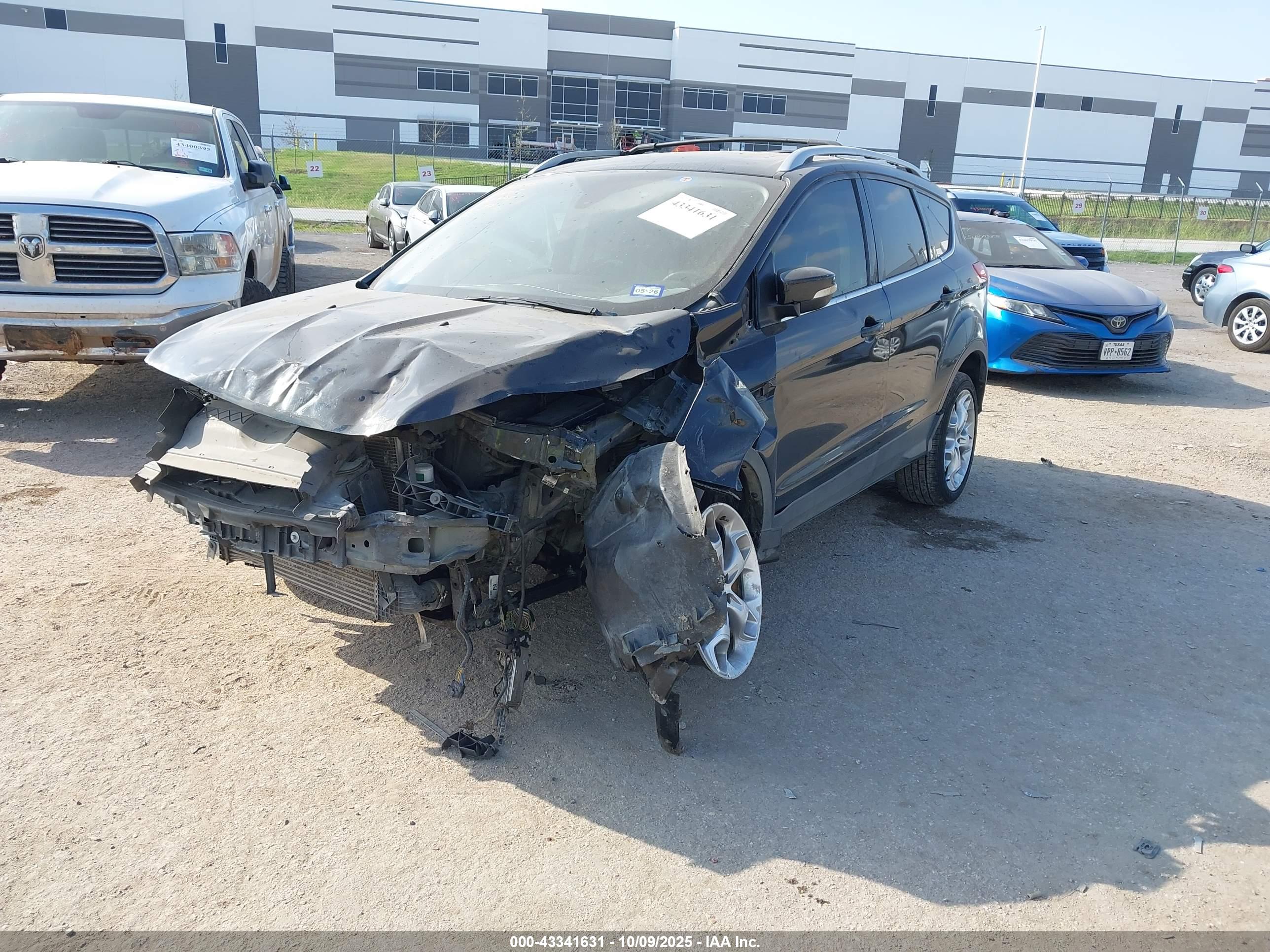 FORD ESCAPE image 2