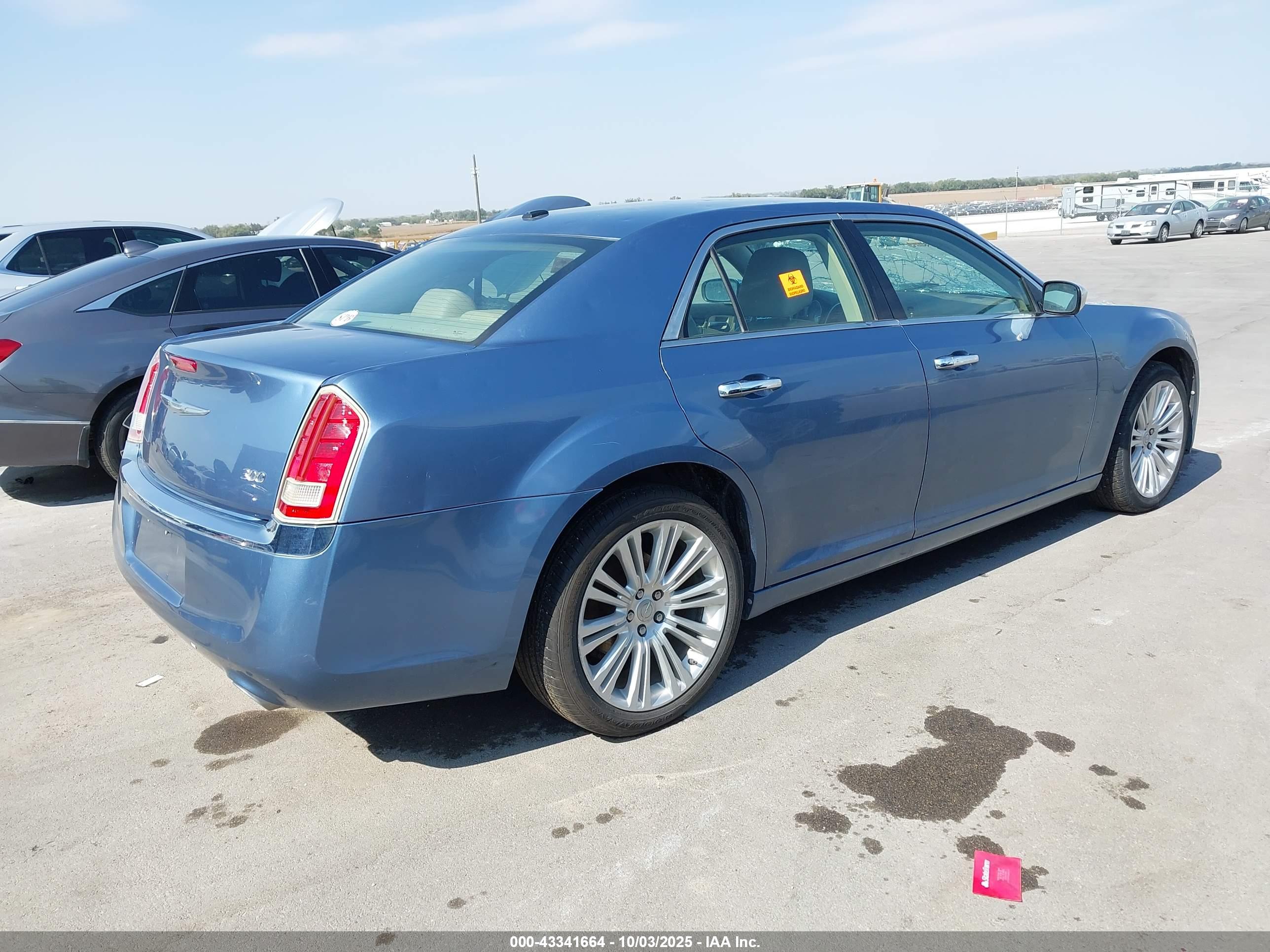 CHRYSLER 300 image 4