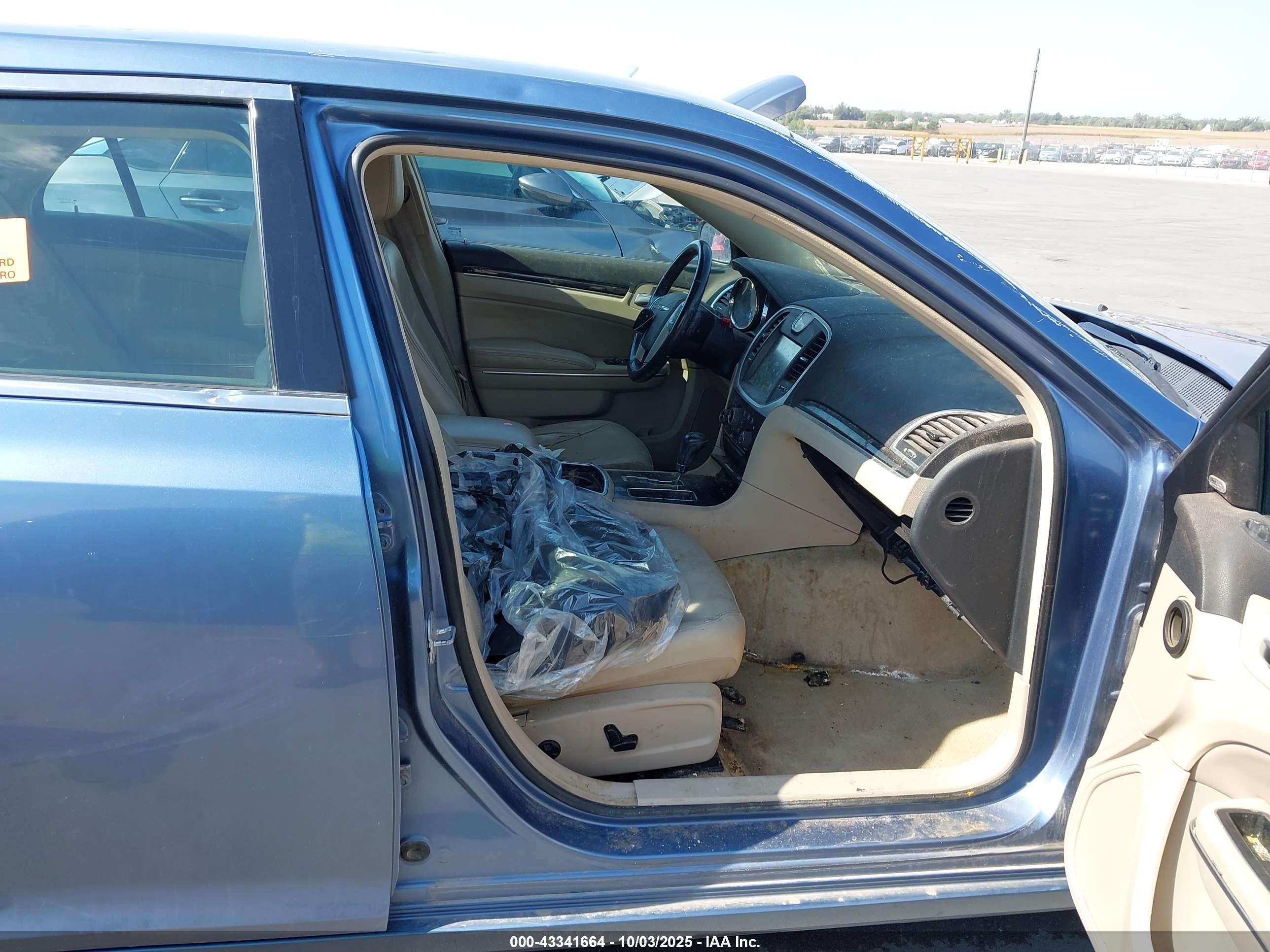 CHRYSLER 300 image 5