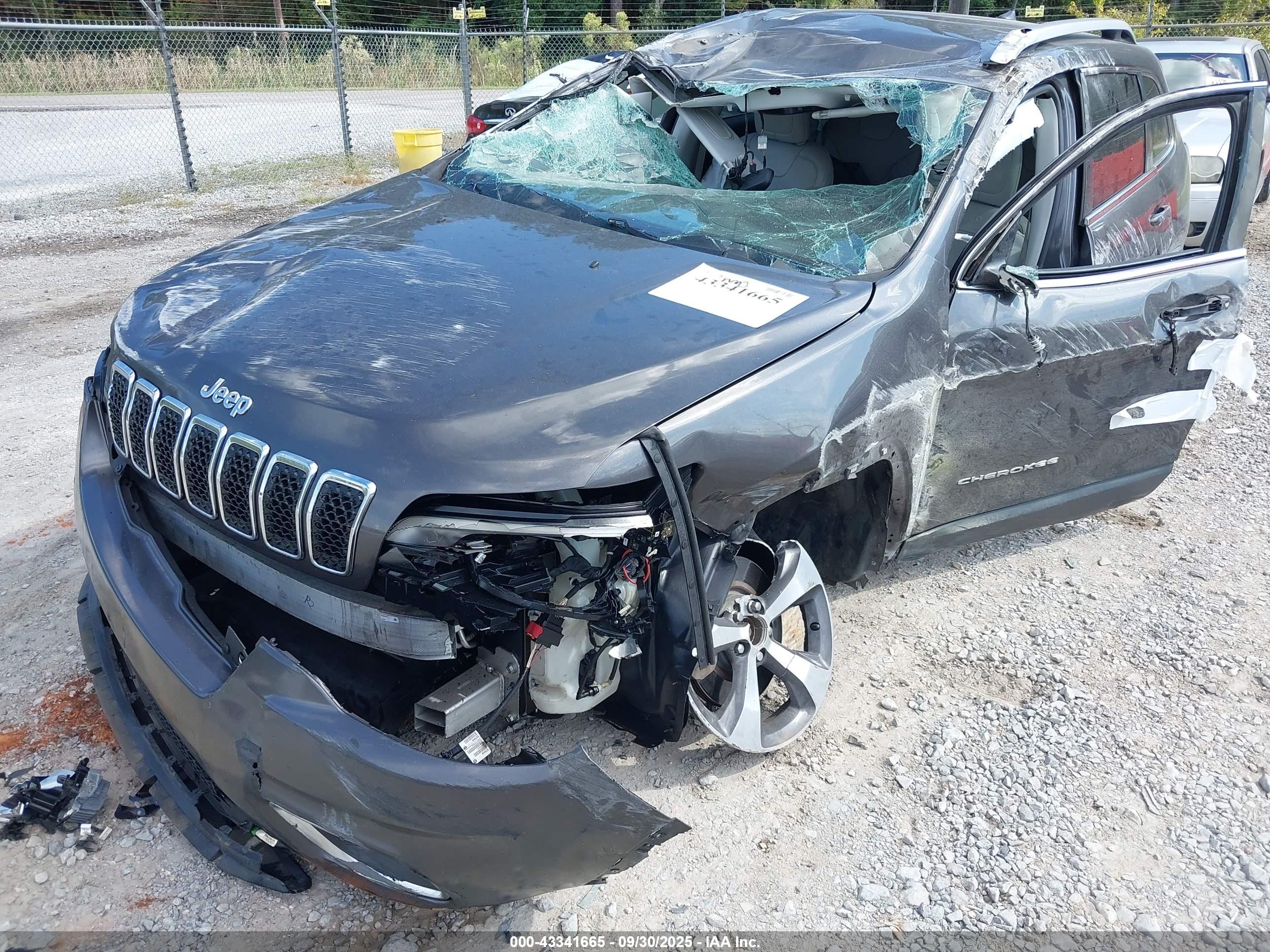 JEEP CHEROKEE image 6