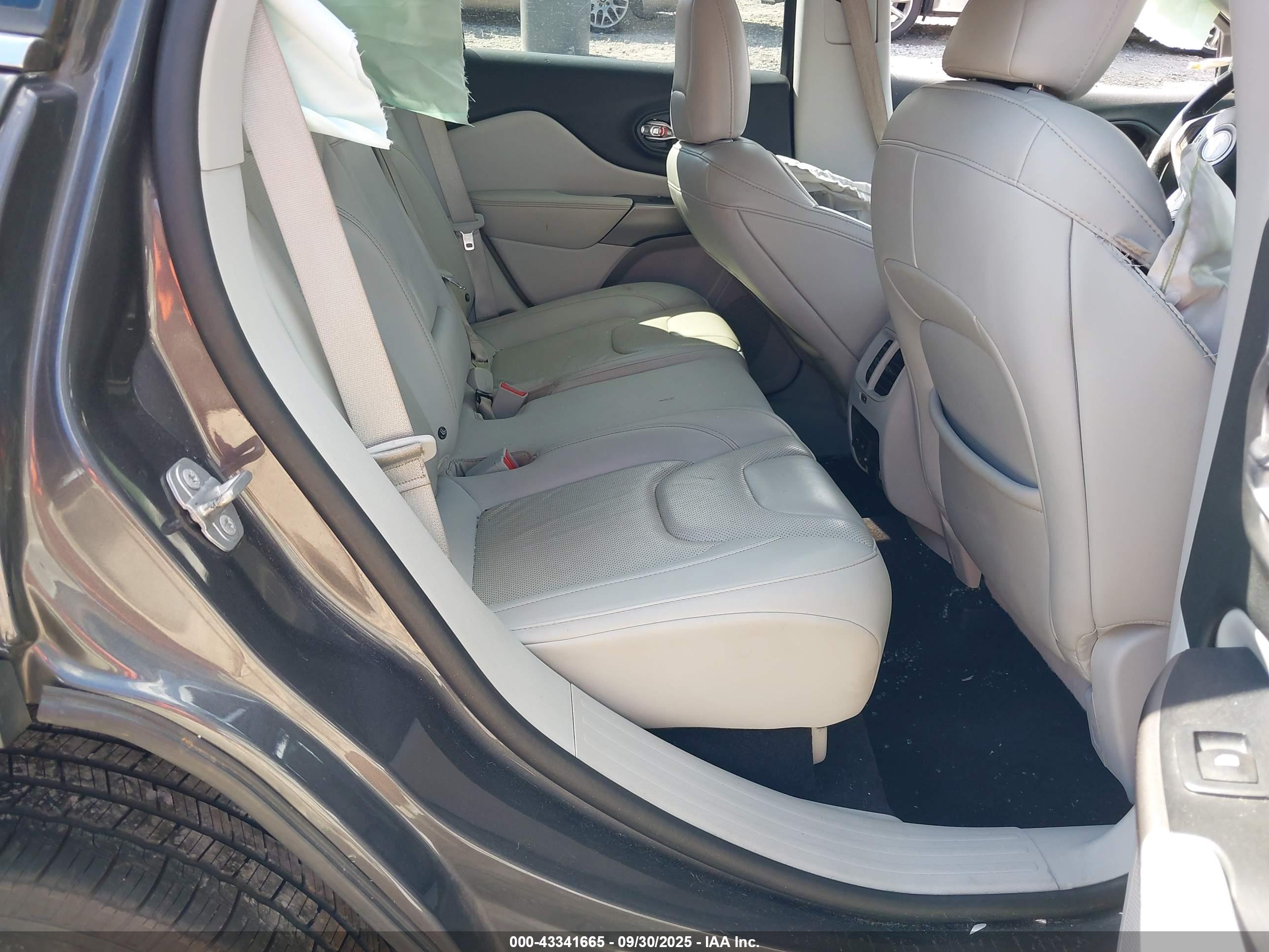 JEEP CHEROKEE image 8