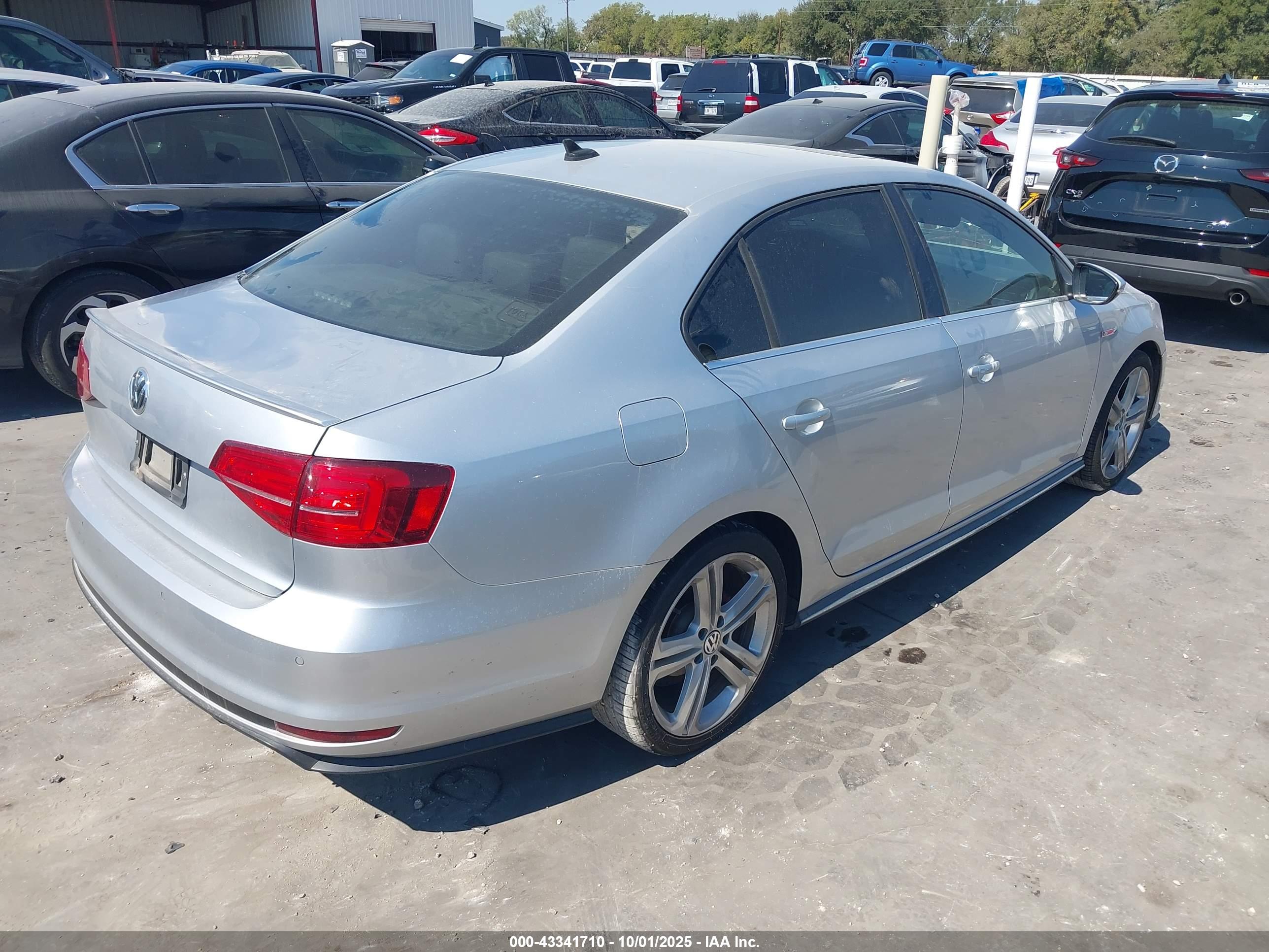 VOLKSWAGEN JETTA image 4