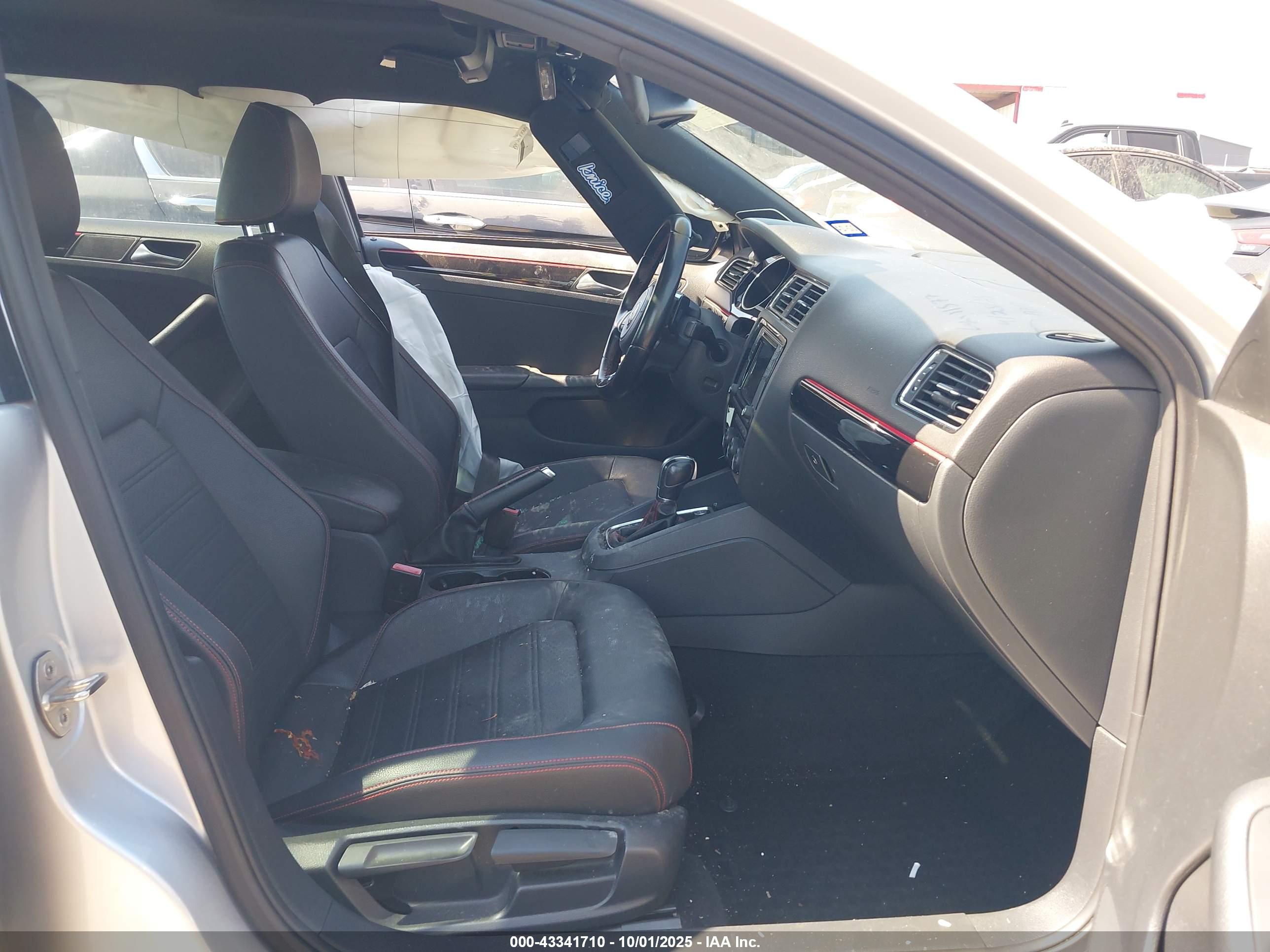 VOLKSWAGEN JETTA image 5